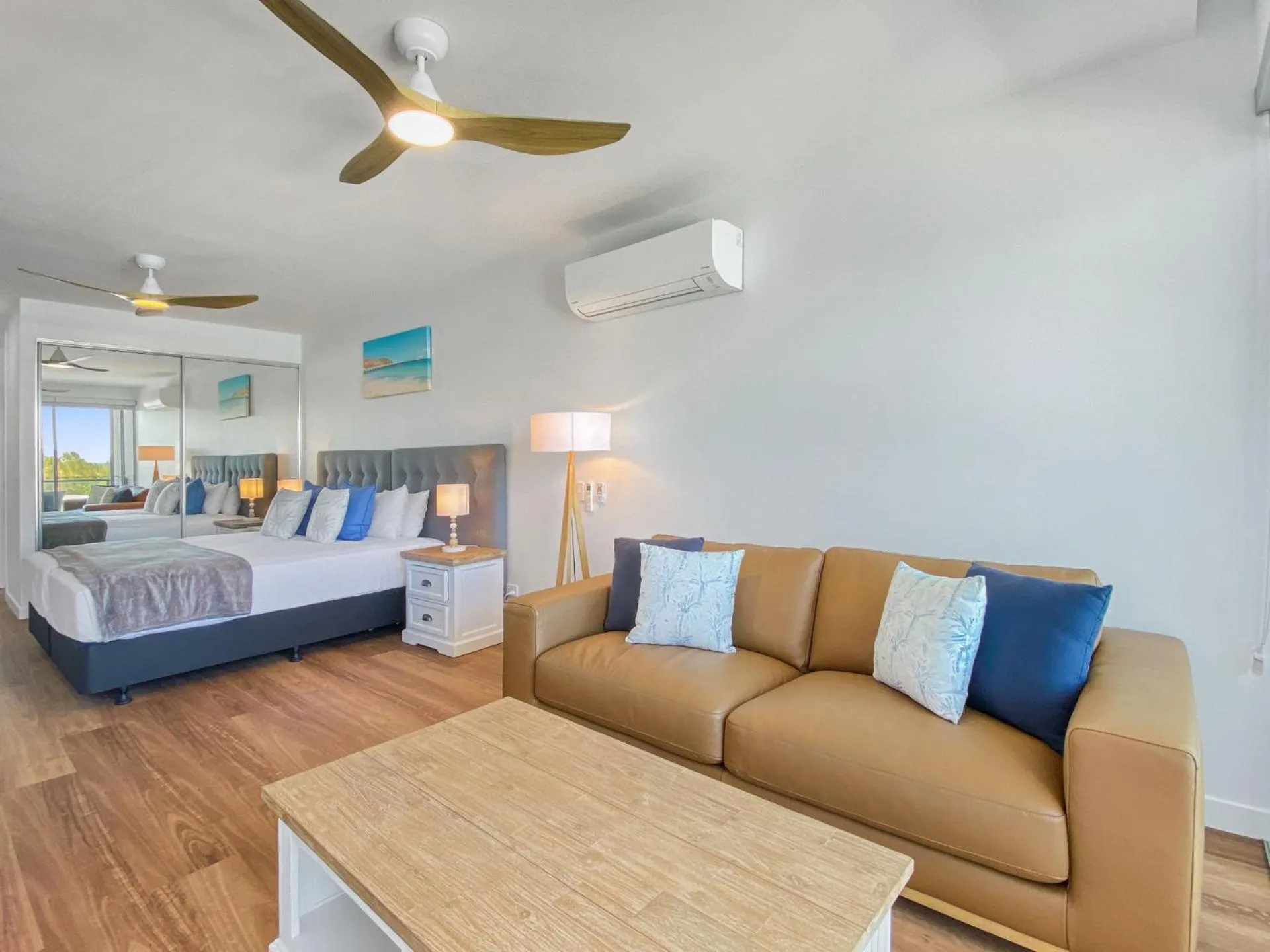 Bed in Blue on Blue Studio Room 1362