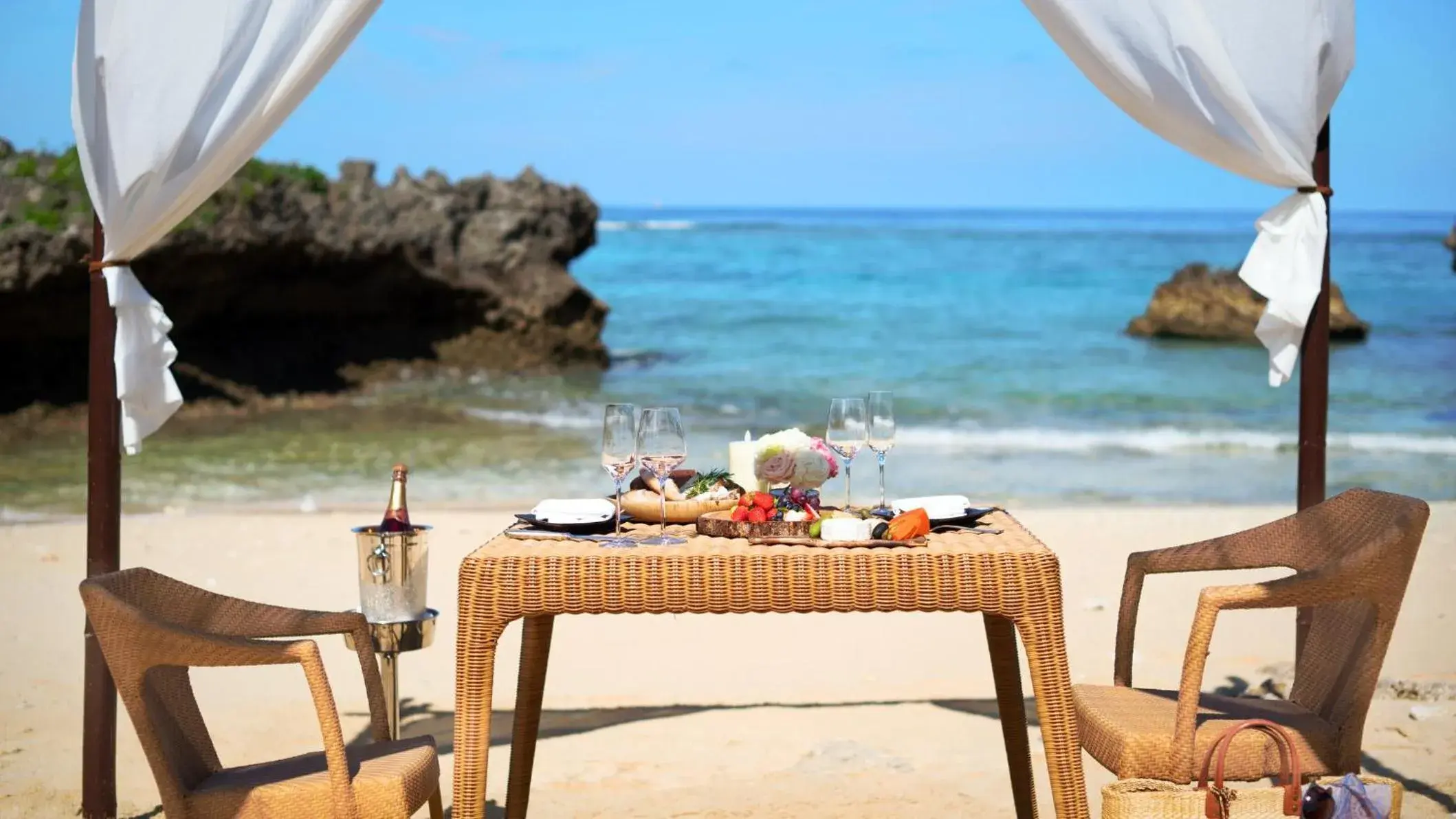 Restaurant/places to eat in ANA InterContinental Manza Beach Resort by IHG Restaurant/places to eat in ANA InterContinental Manza Beach Resort by IHG