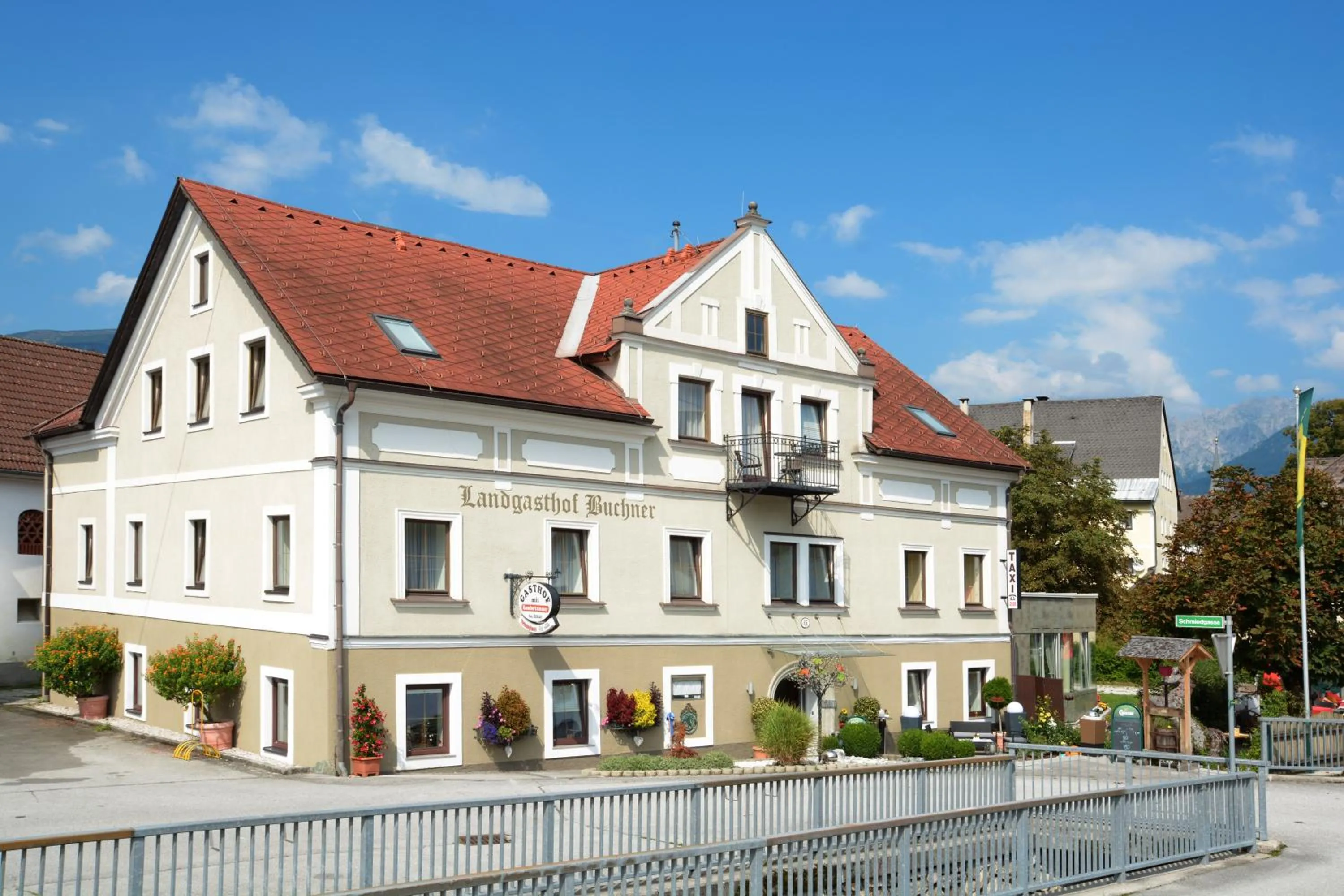 Property building in Landgasthof Buchner