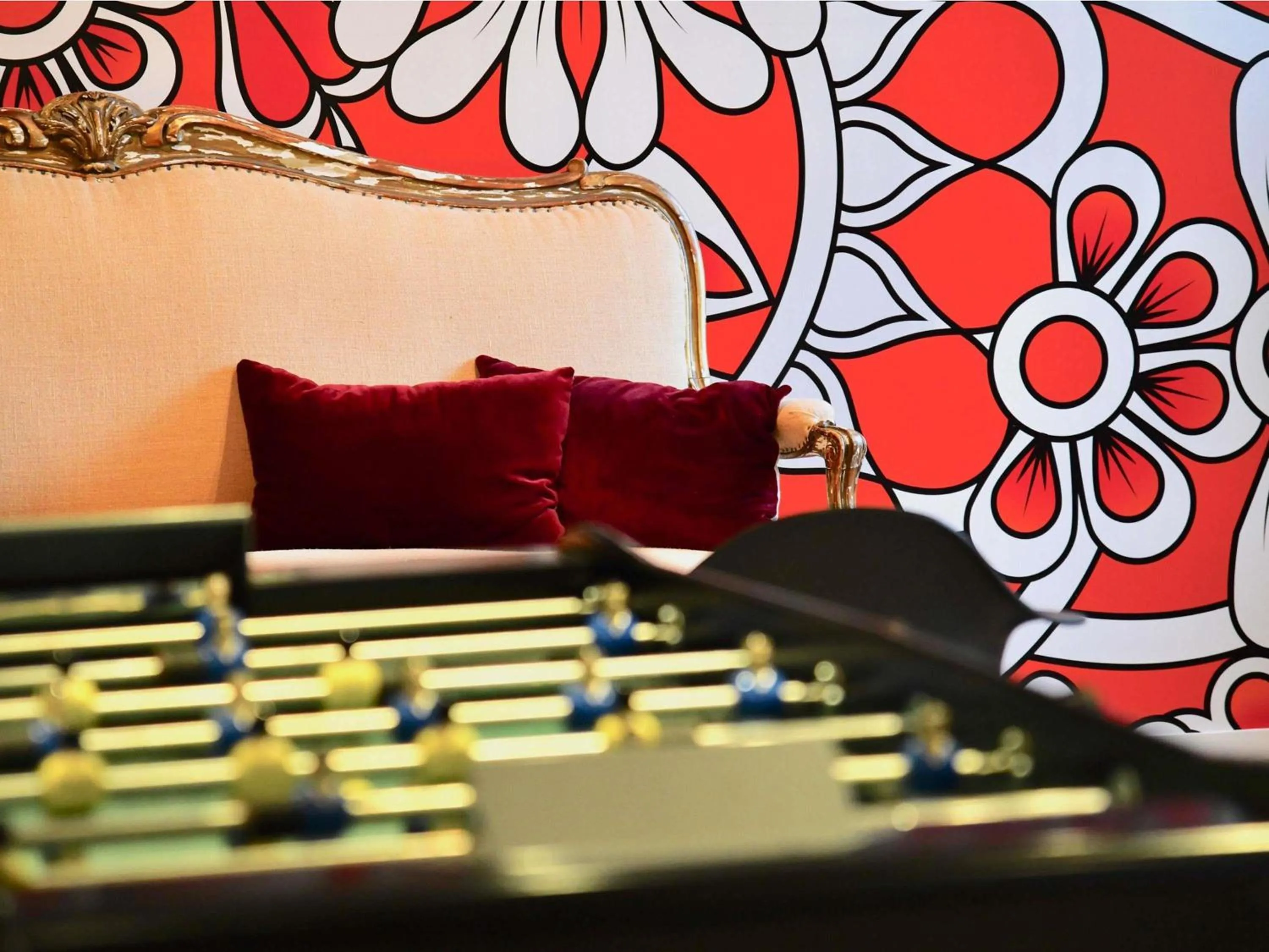 Lounge or bar in ibis Quimper