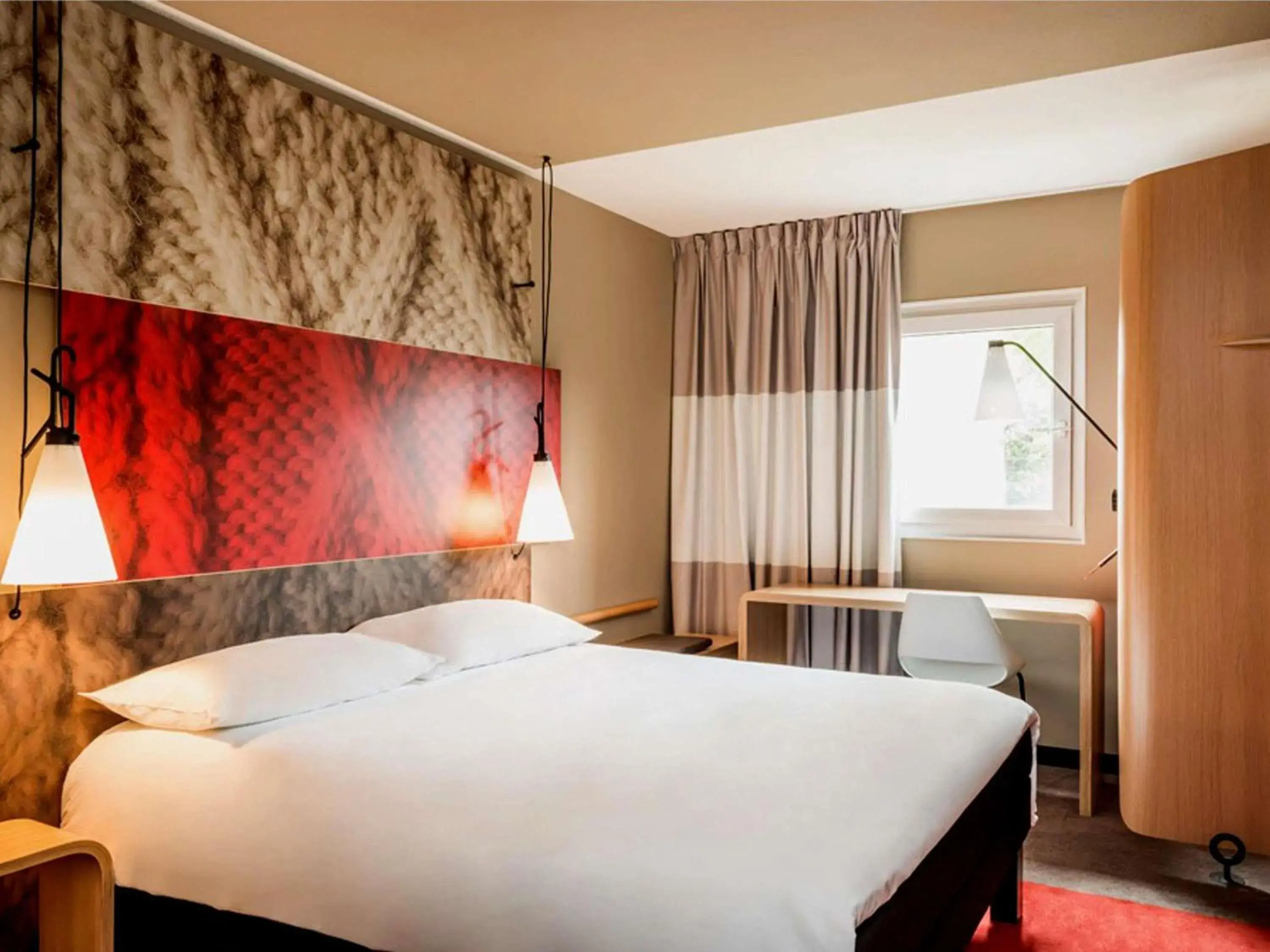 Bedroom, Bed in ibis Quimper Bedroom, Bed in ibis Quimper