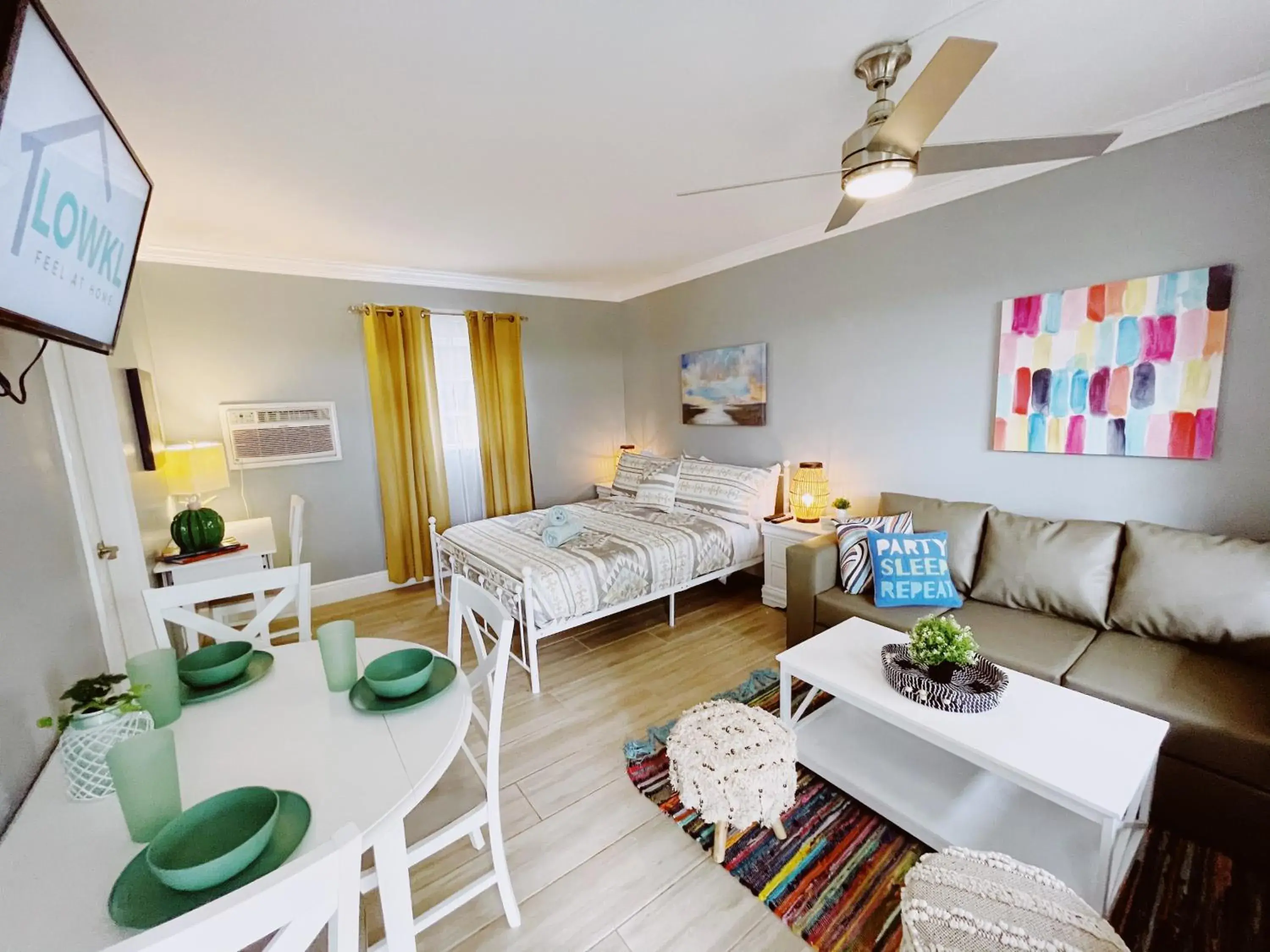 Superior Queen Studio with Kitchen and Sofa Bed in Sea Steps By Lowkl Superior Queen Studio with Kitchen and Sofa Bed in Sea Steps By Lowkl