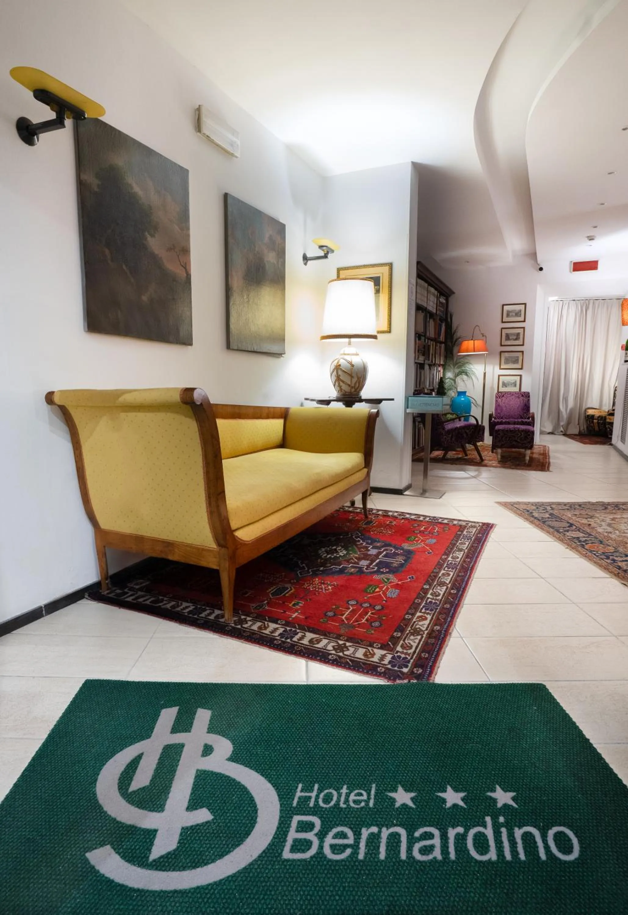 Seating area in Hotel Bernardino