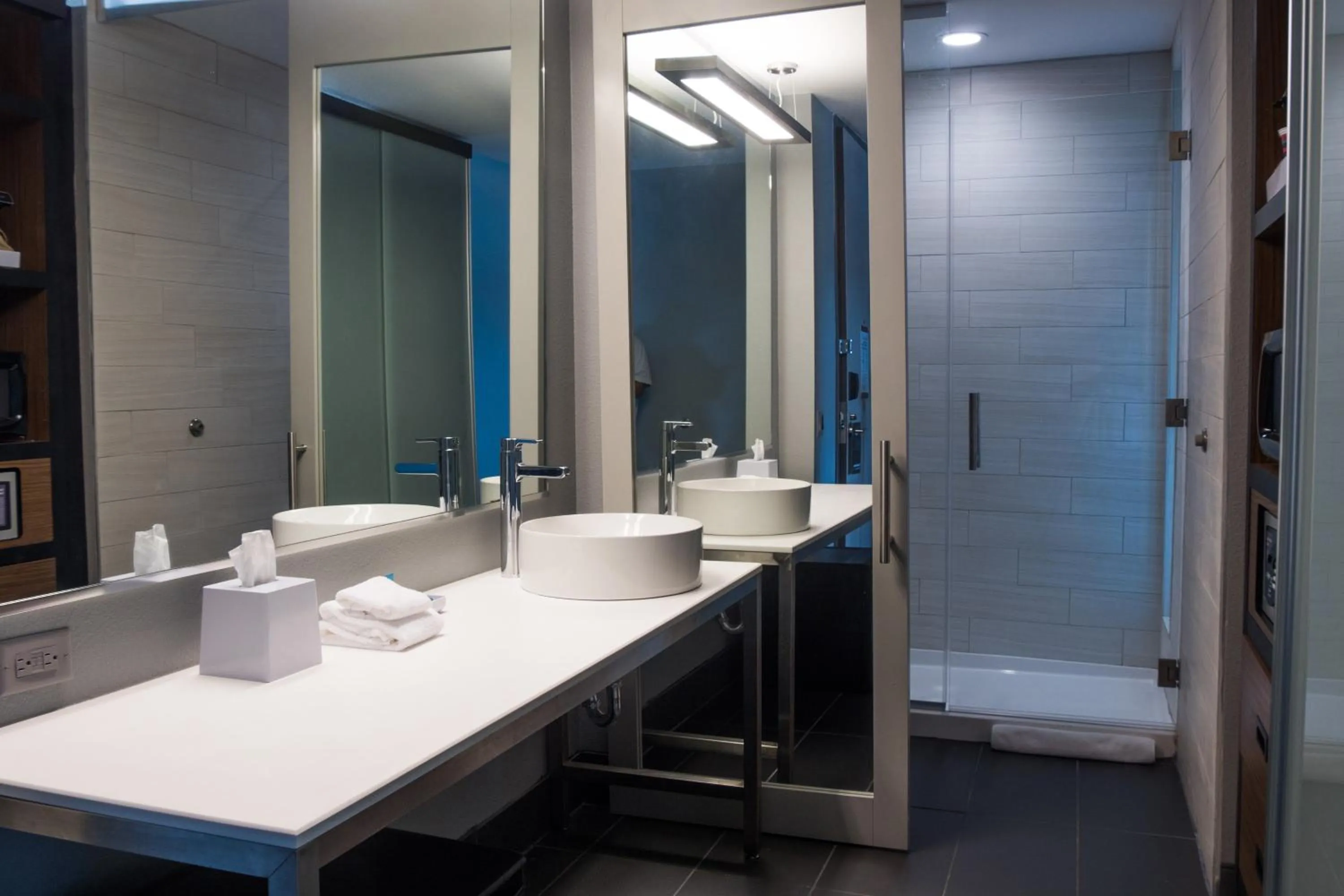 Bathroom in Aloft Corpus Christi