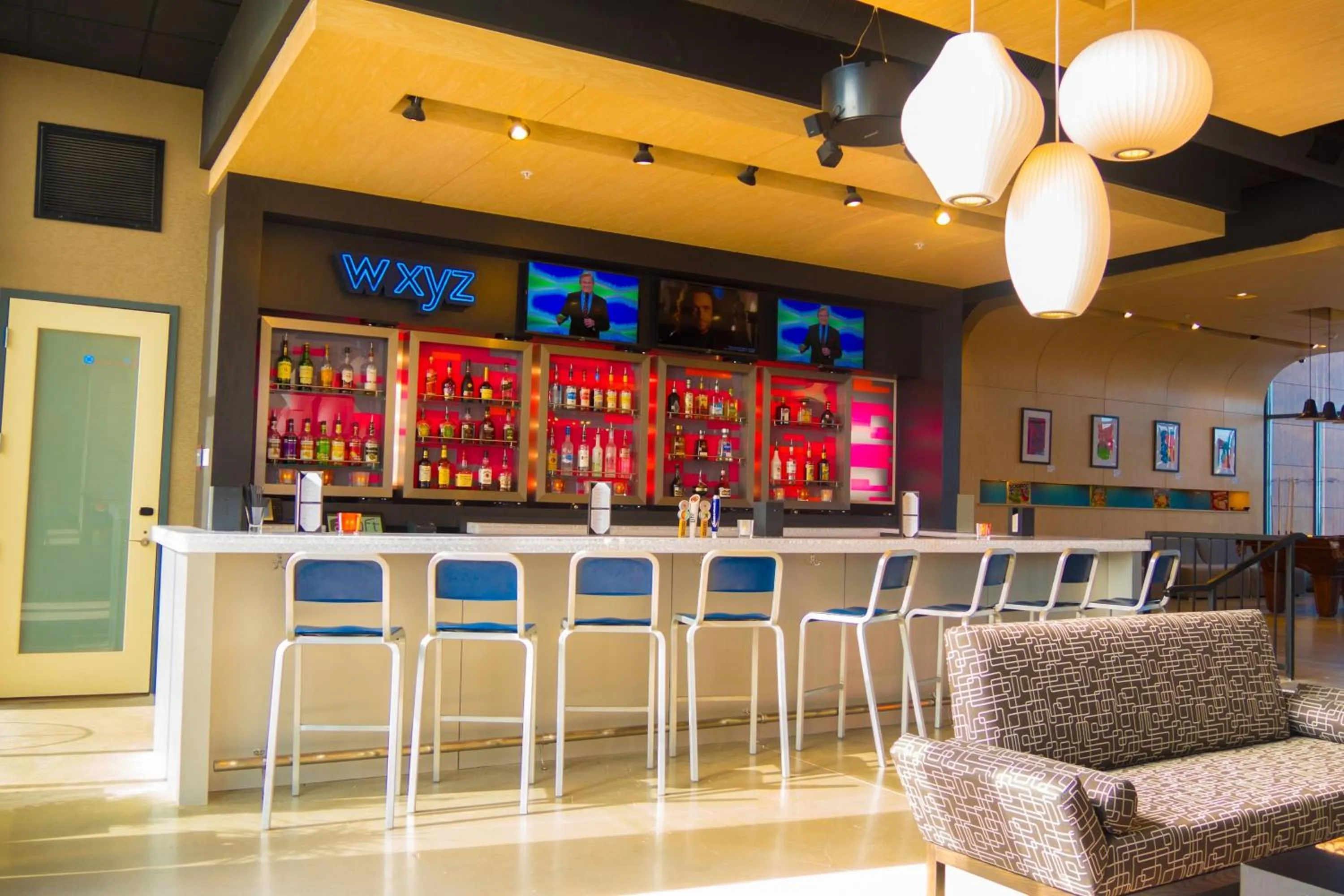 Lounge or bar in Aloft Corpus Christi