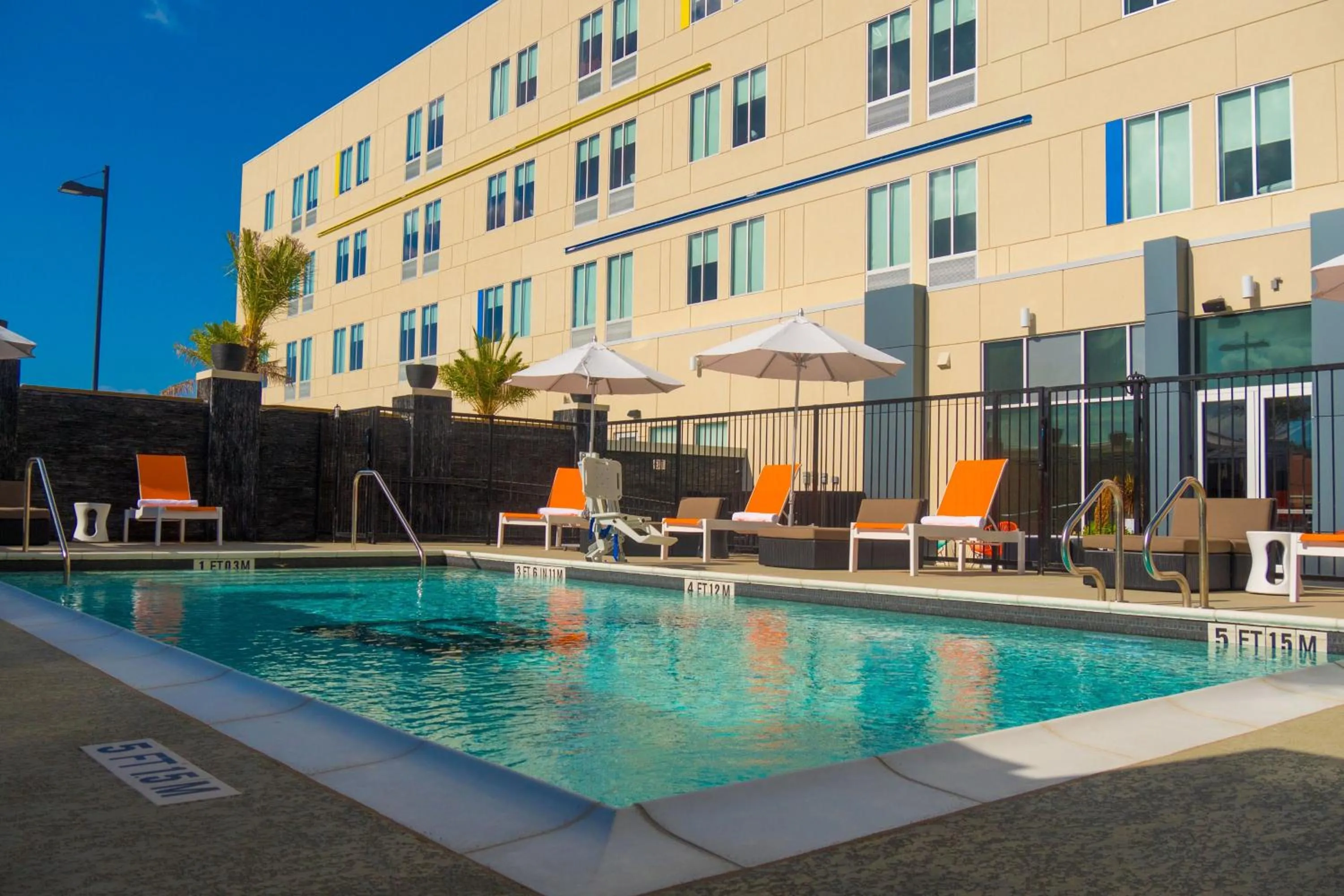 Swimming pool in Aloft Corpus Christi