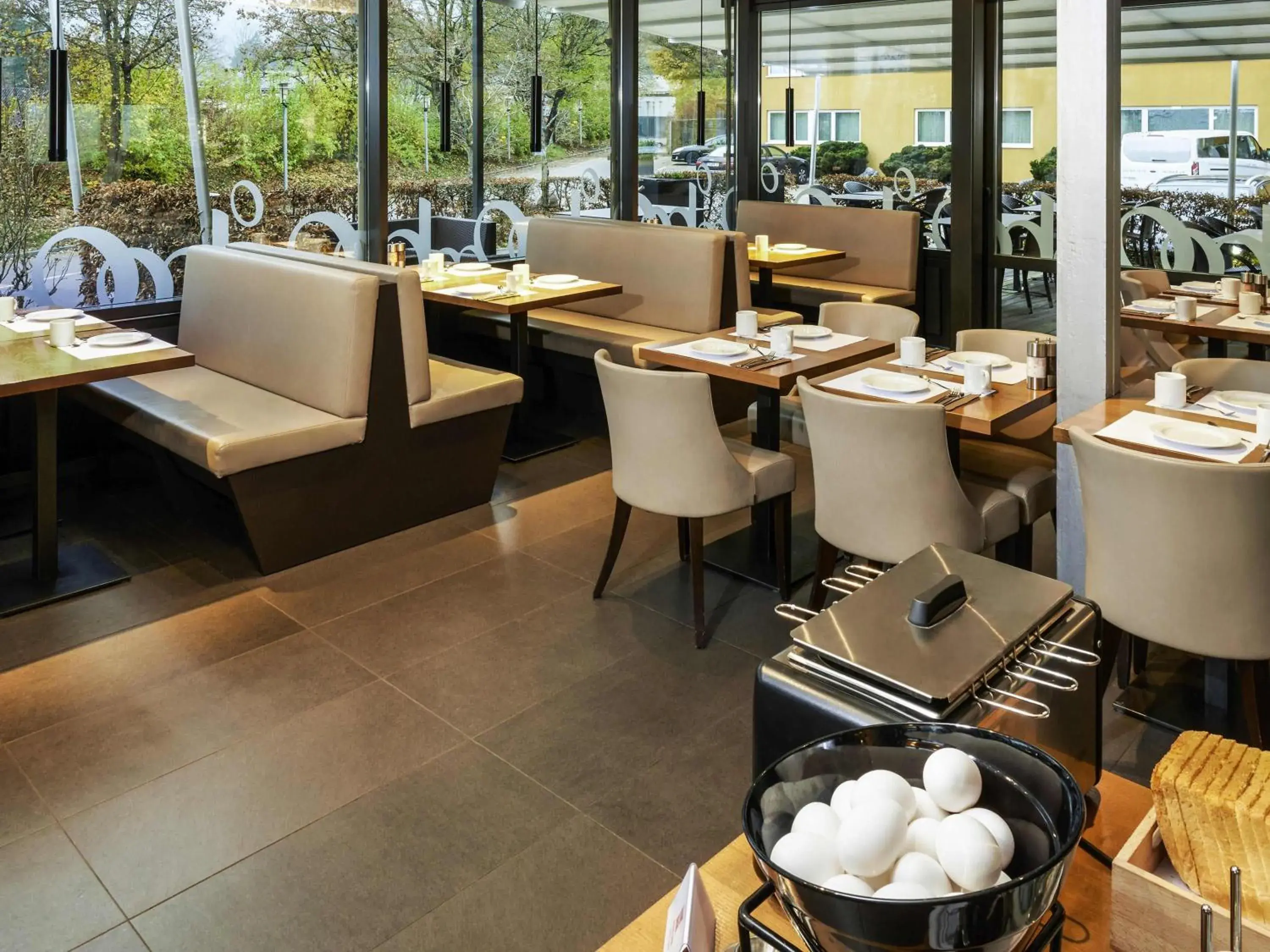 Restaurant/places to eat in ibis Zurich Adliswil Restaurant/places to eat in ibis Zurich Adliswil