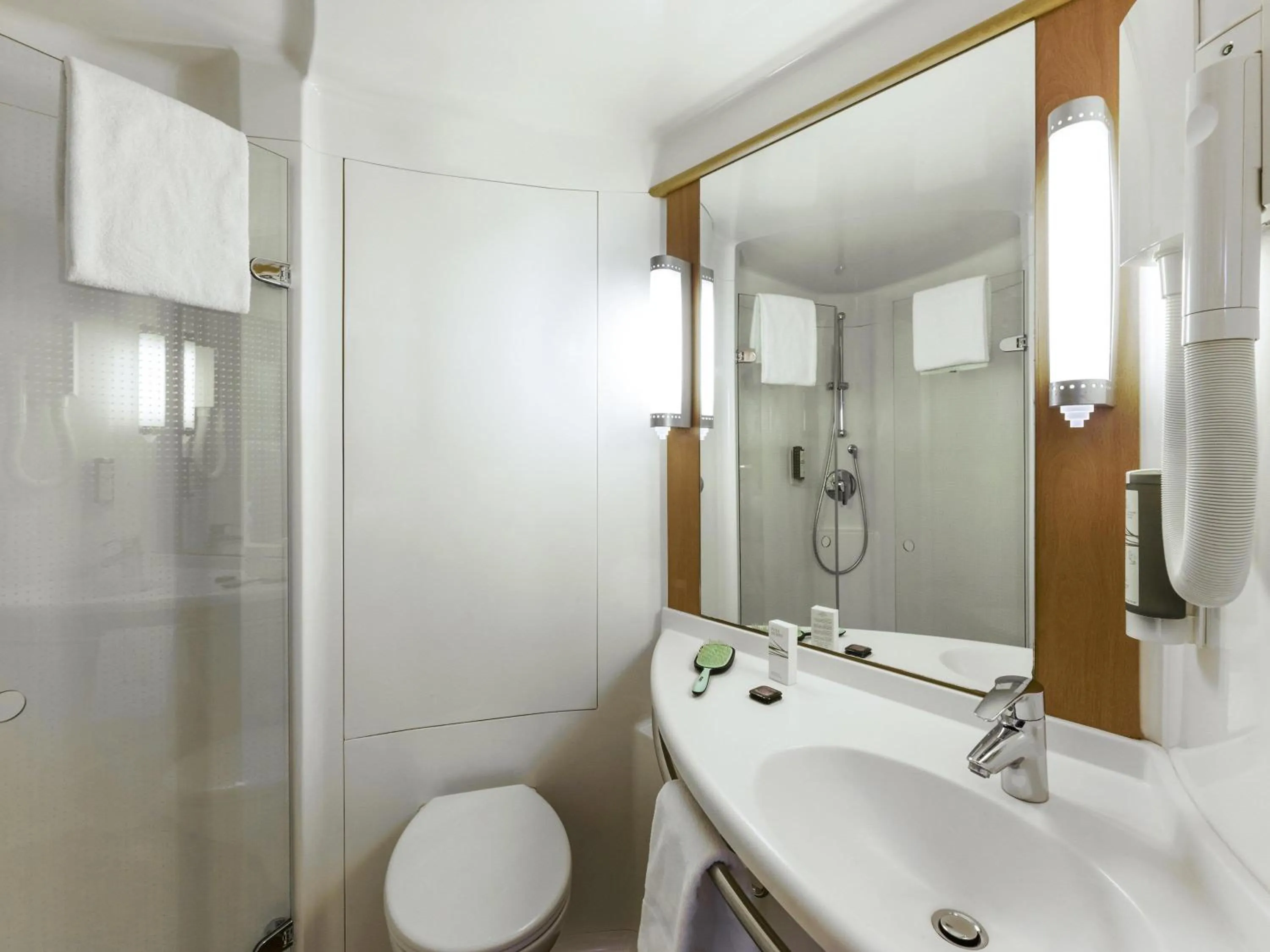 Bedroom in ibis Zurich Adliswil