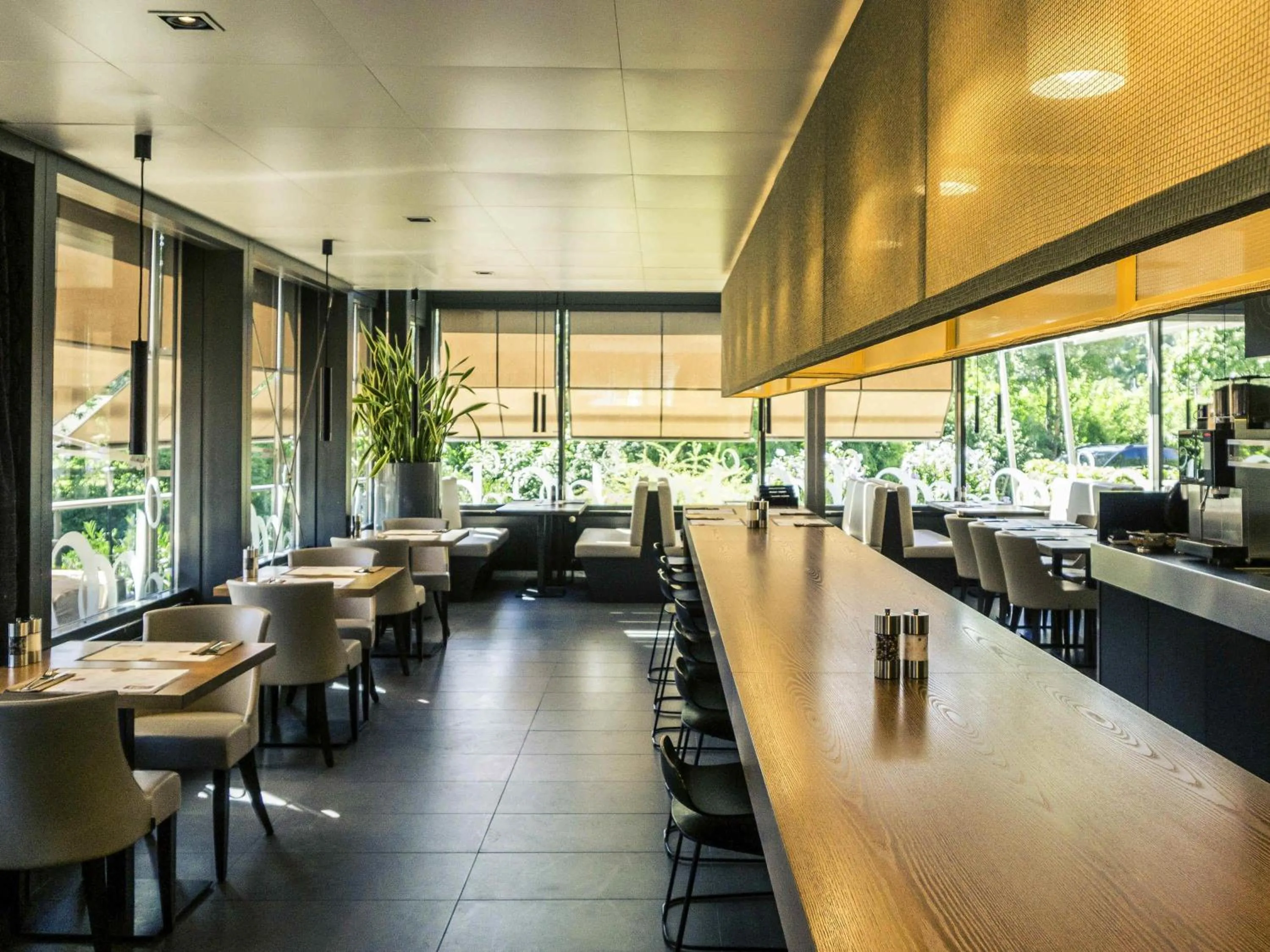 Restaurant/places to eat in ibis Zurich Adliswil