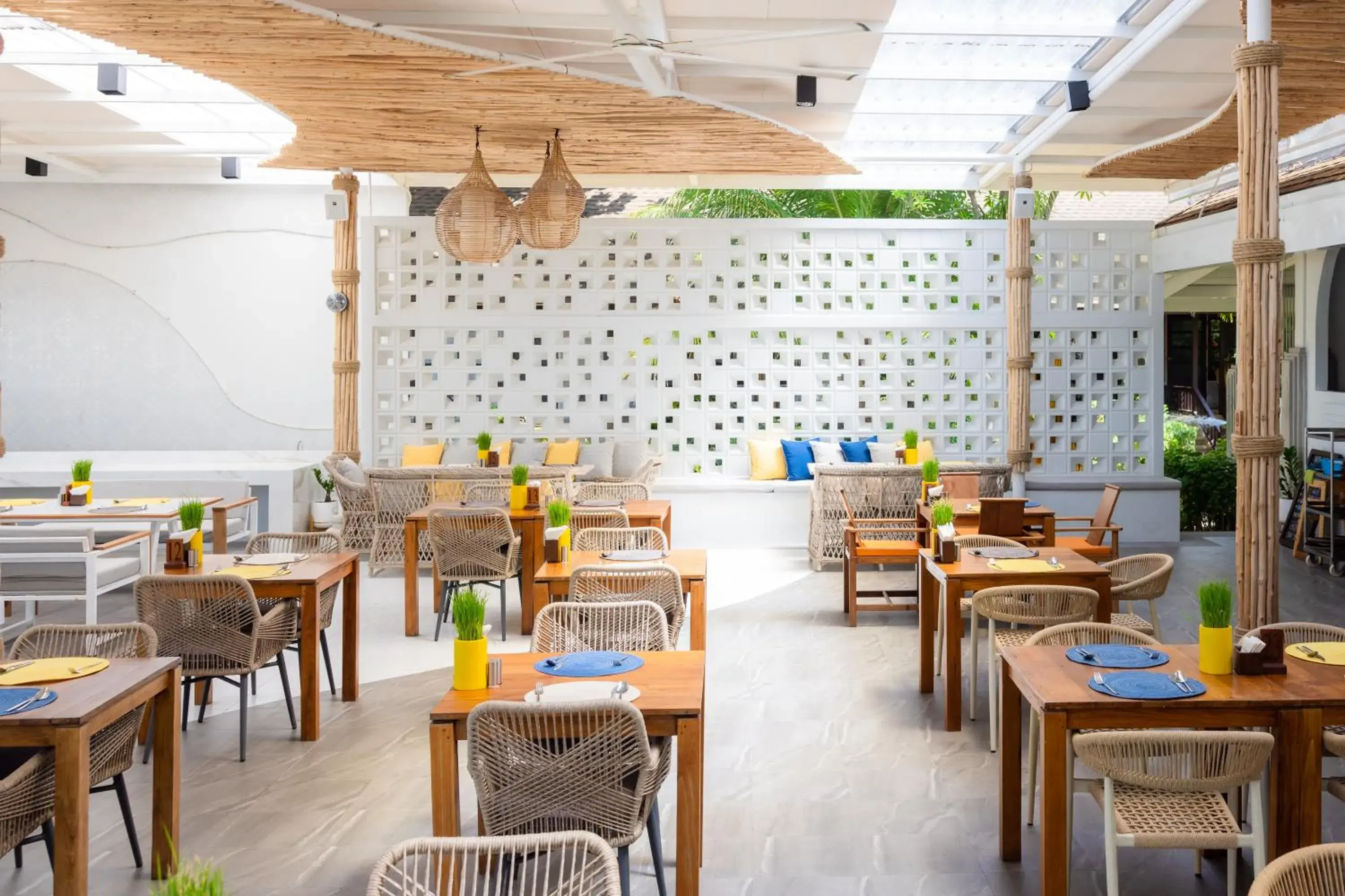 Restaurant/places to eat in The Fair House Beach Resort & Hotel Restaurant/places to eat in The Fair House Beach Resort & Hotel