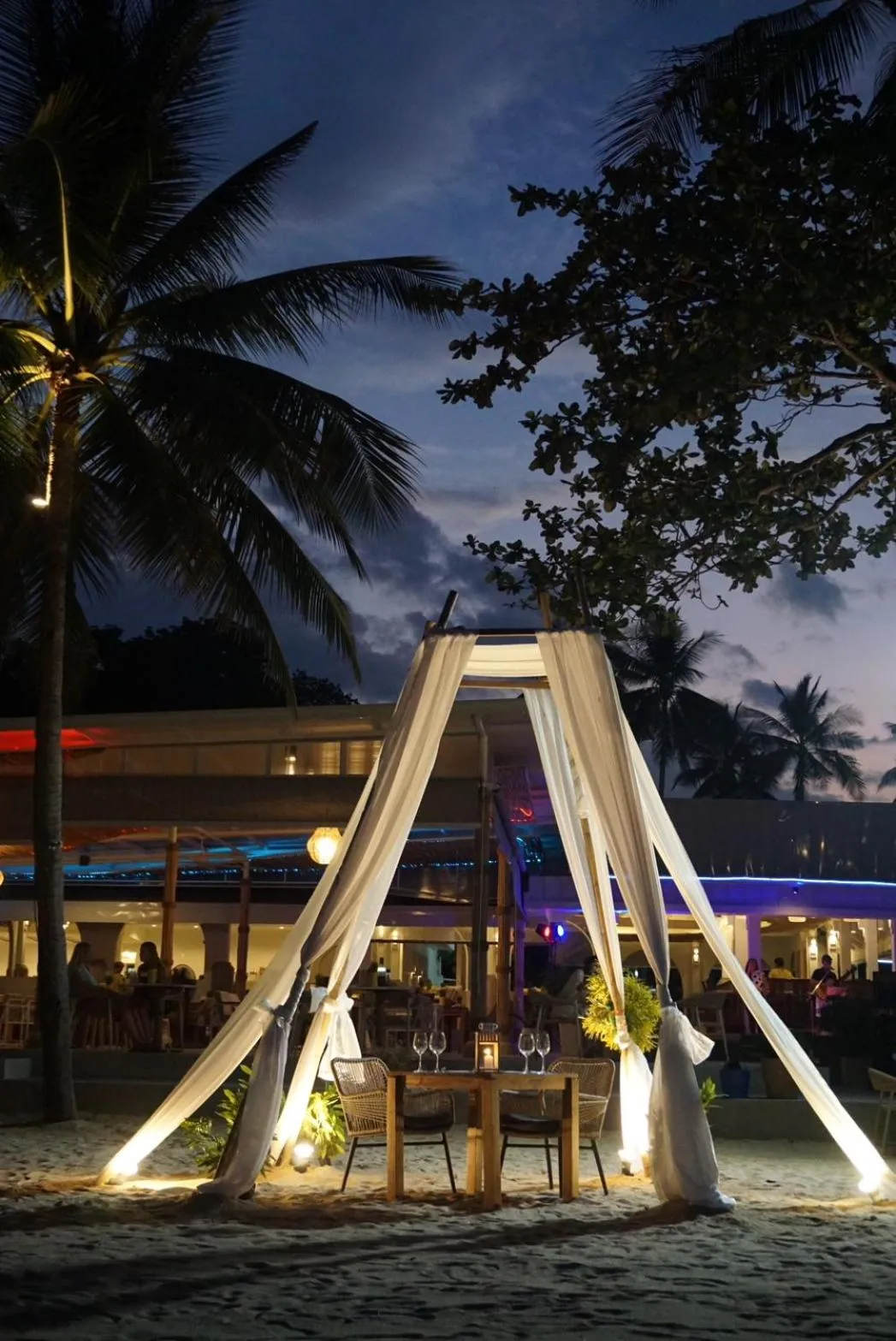 Restaurant/places to eat in The Fair House Beach Resort & Hotel