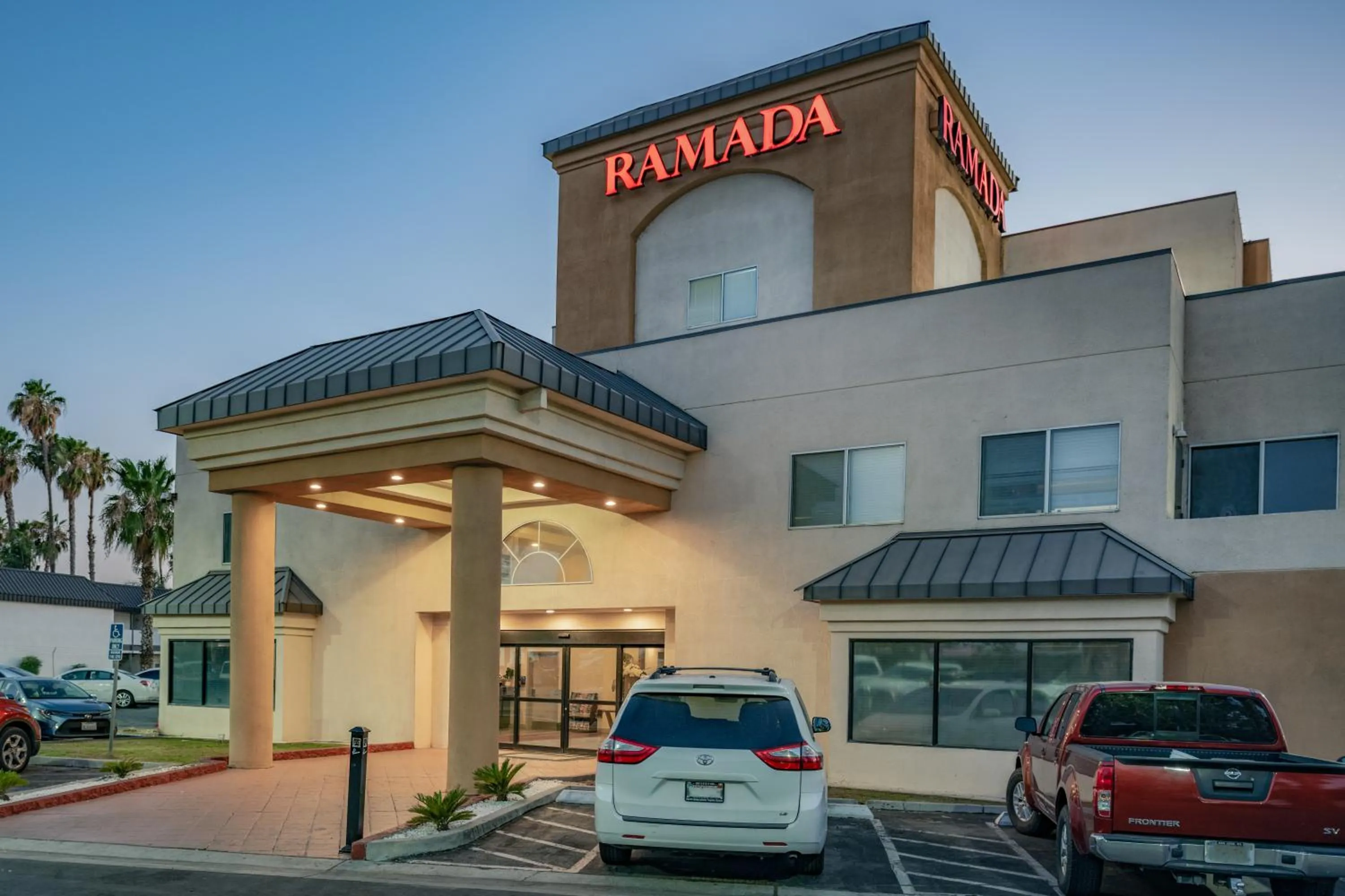 Property building in Ramada by Wyndham Bakersfield