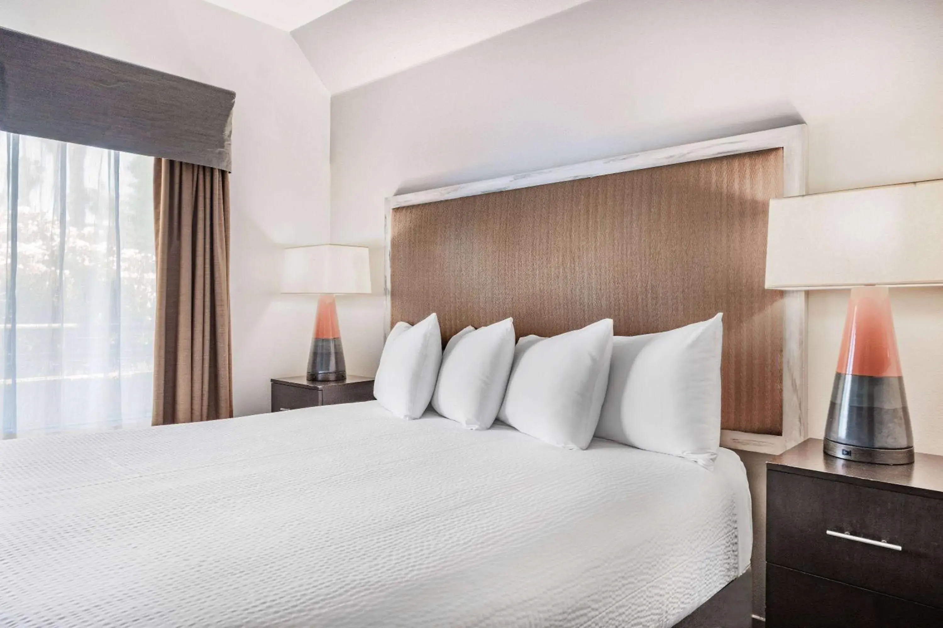 Photo of the whole room, Bed in Ramada by Wyndham Bakersfield Photo of the whole room, Bed in Ramada by Wyndham Bakersfield