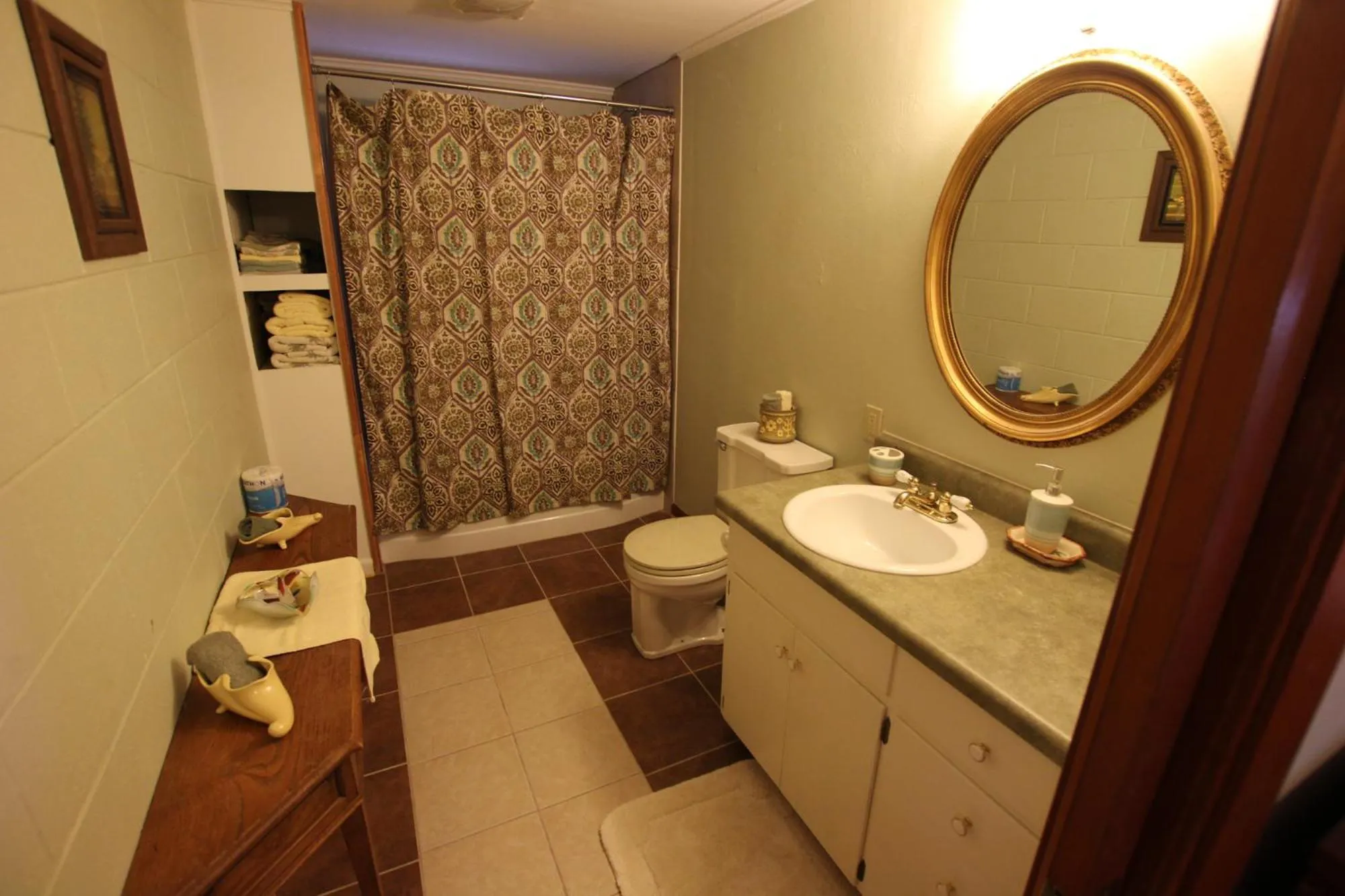 Toilet in Valentine Lakeside