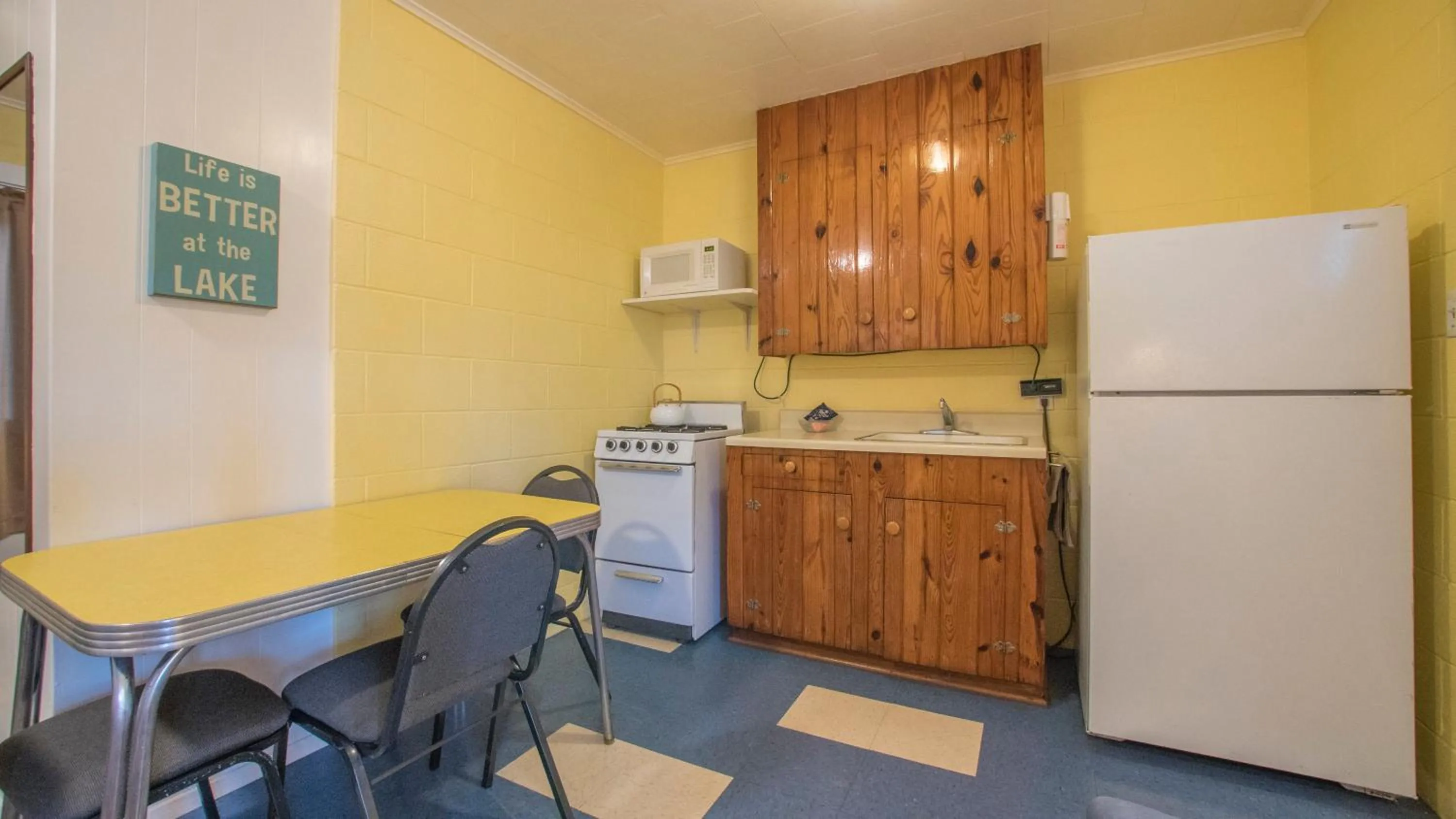 Kitchen or kitchenette in Valentine Lakeside