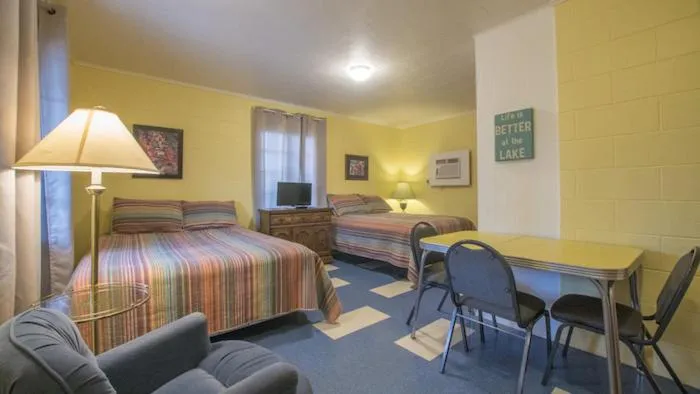 Photo of the whole room in Valentine Lakeside