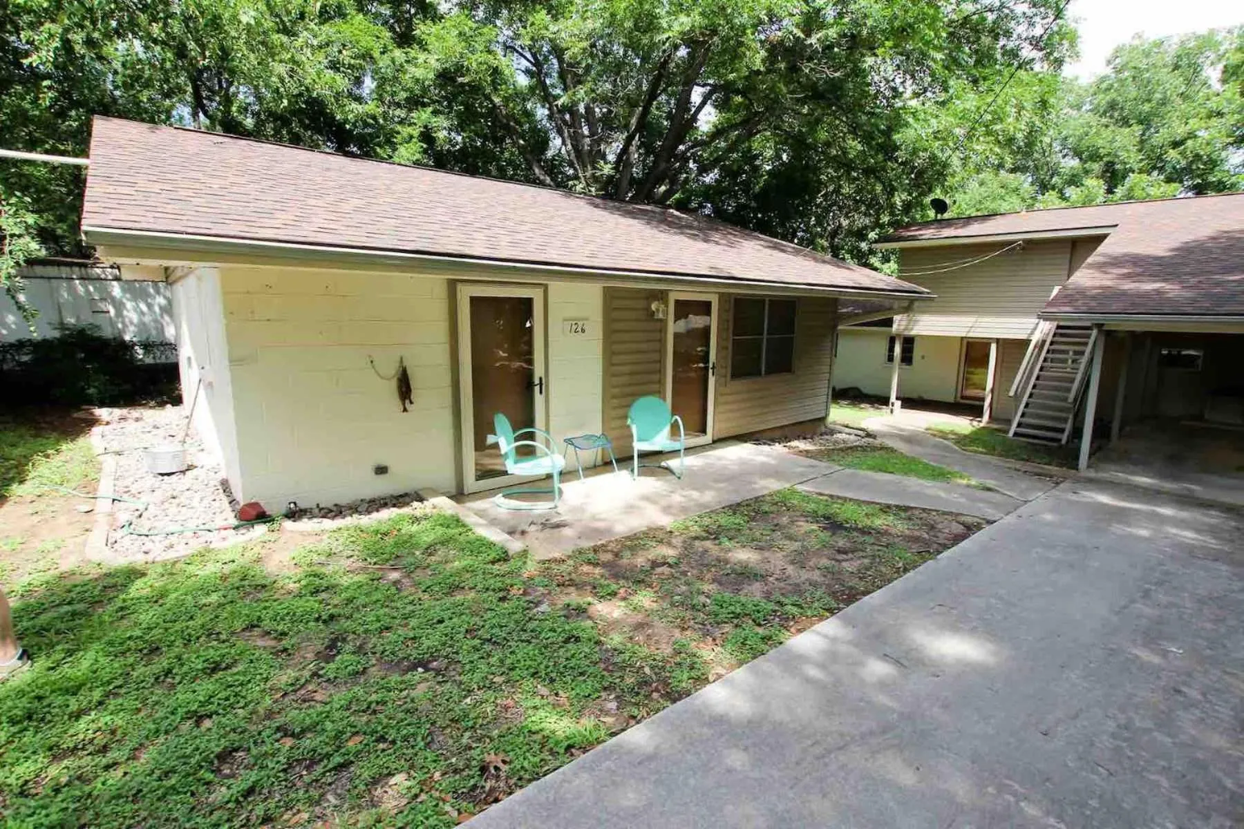 Property building in Valentine Lakeside