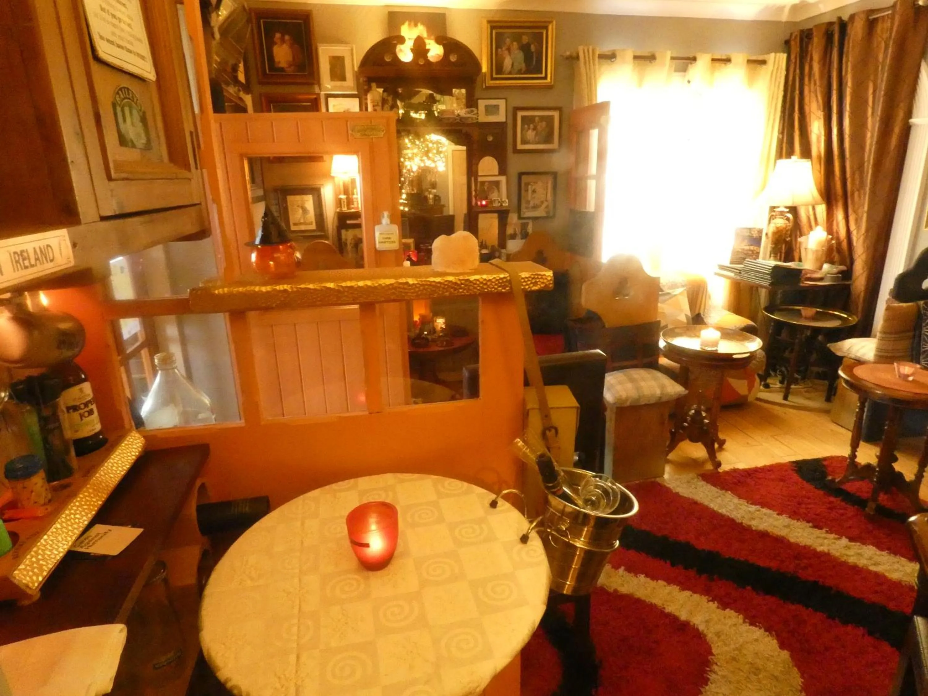 Living room in Bunratty Castle Mews B&B