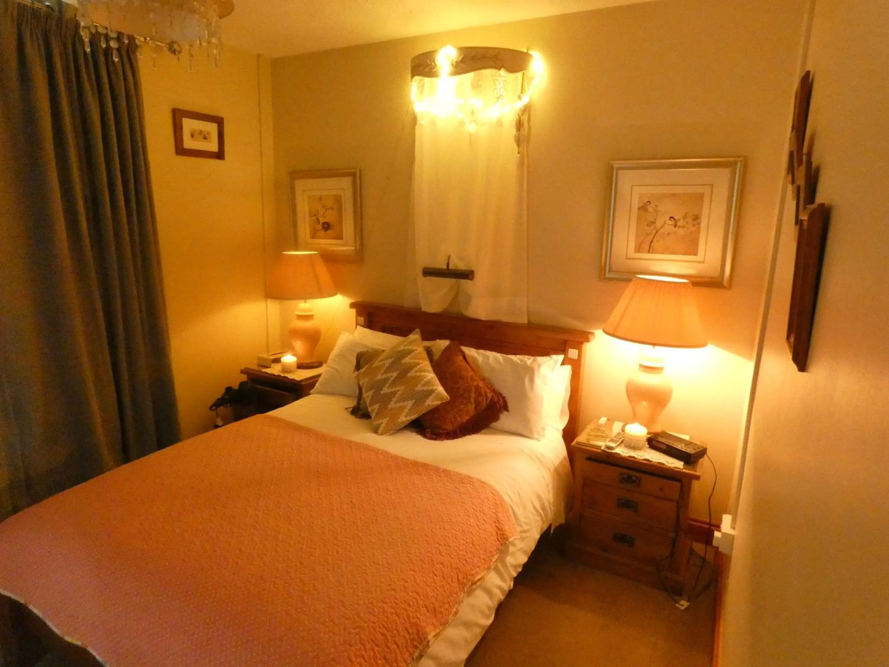 Bed in Bunratty Castle Mews B&B