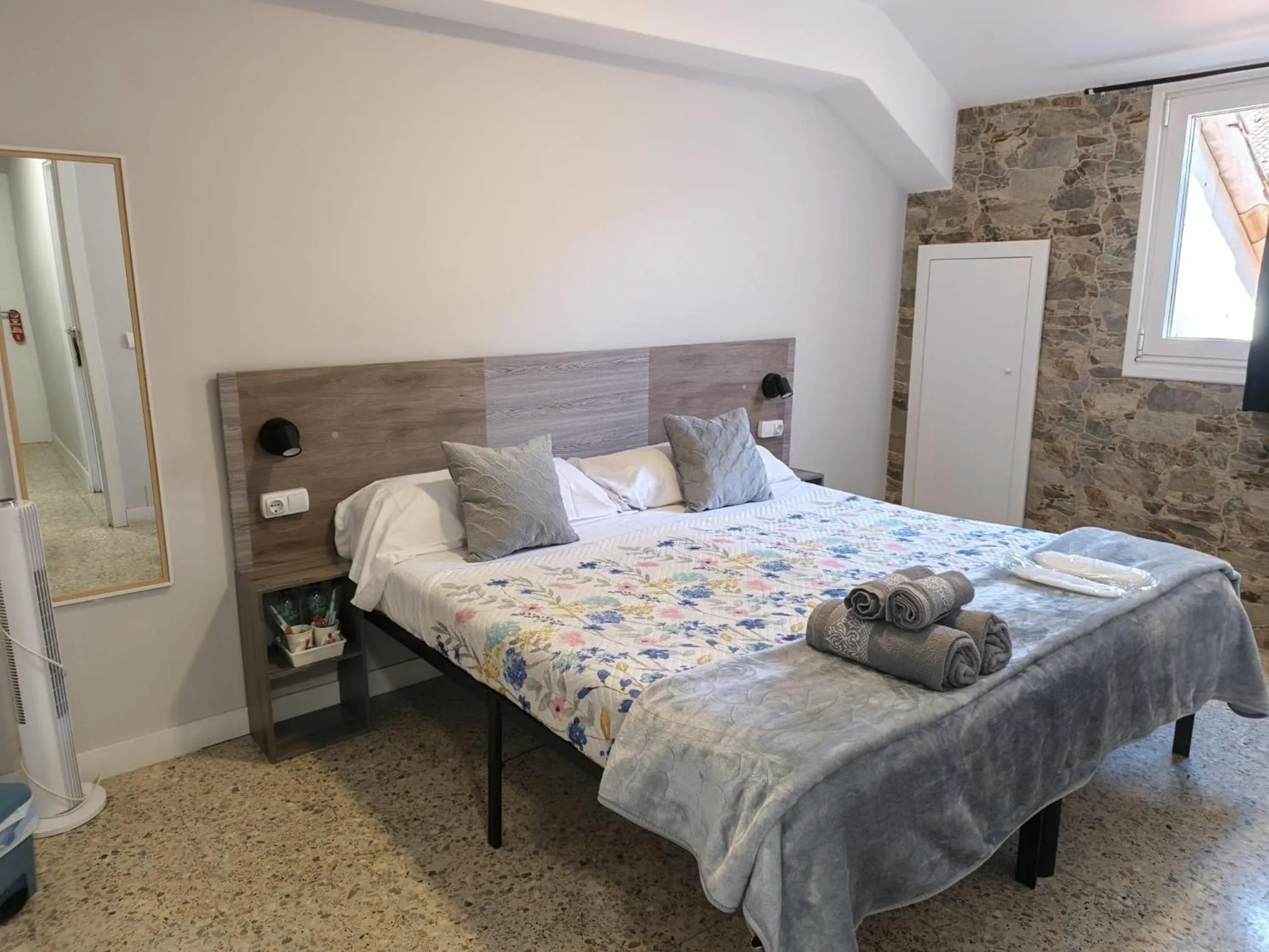 Bedroom, Bed in Pensión Casa Douro