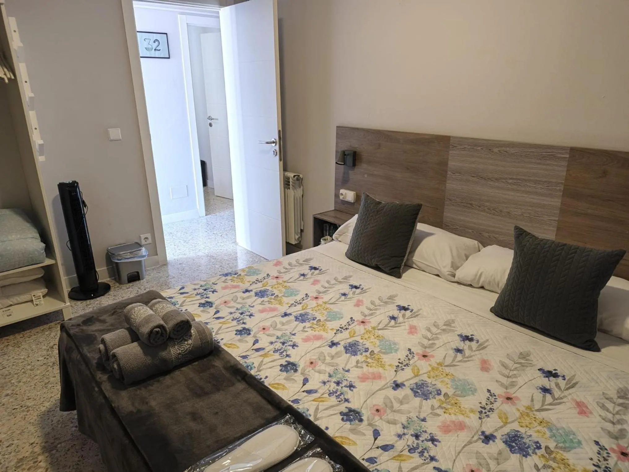 Bedroom, Bed in Pensión Casa Douro