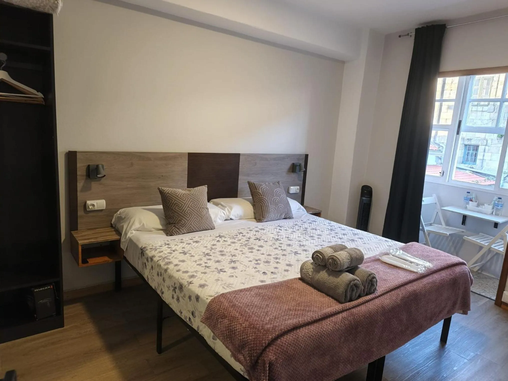 Bedroom, Bed in Pensión Casa Douro
