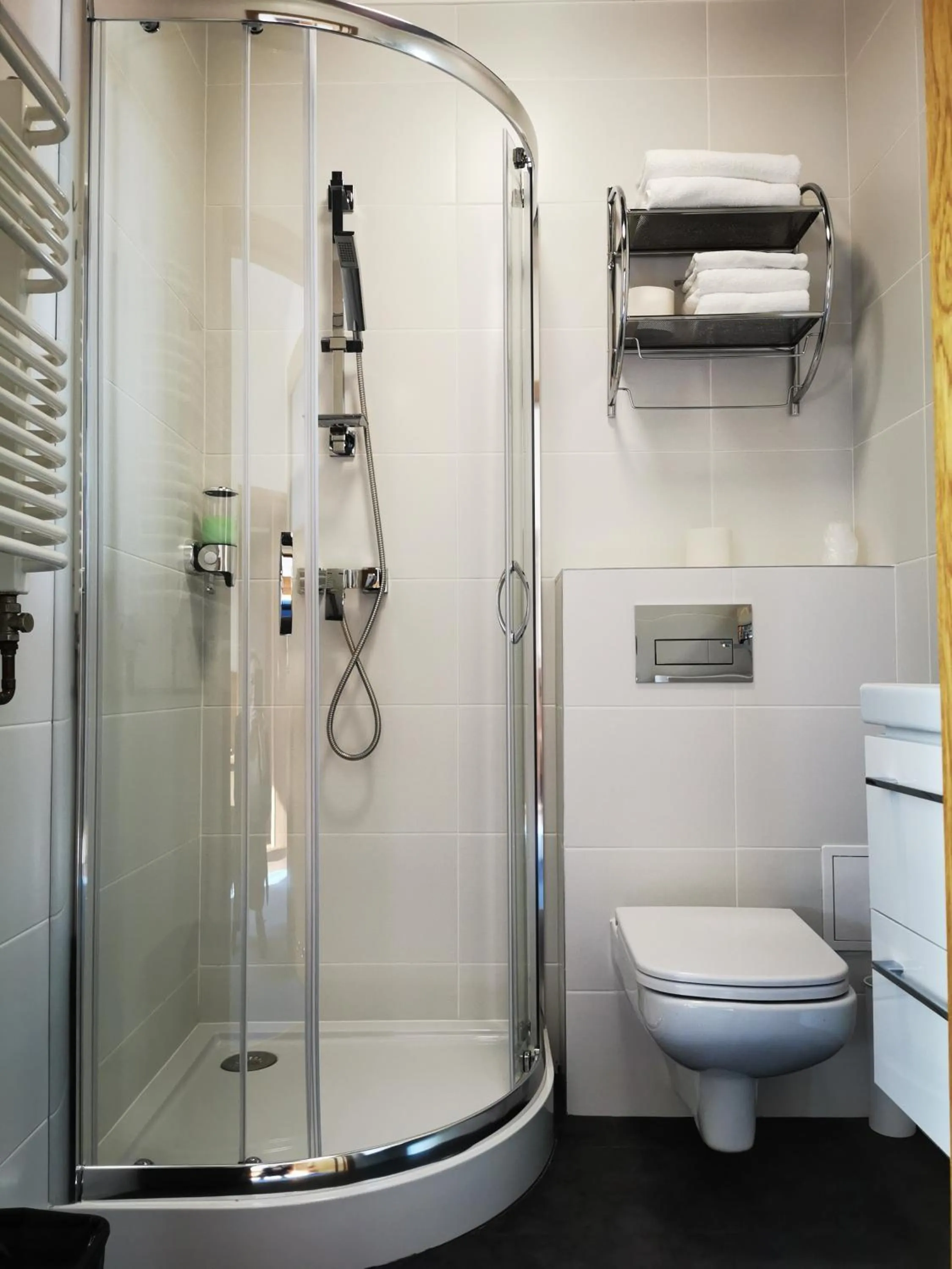 Shower in Hotel Daria