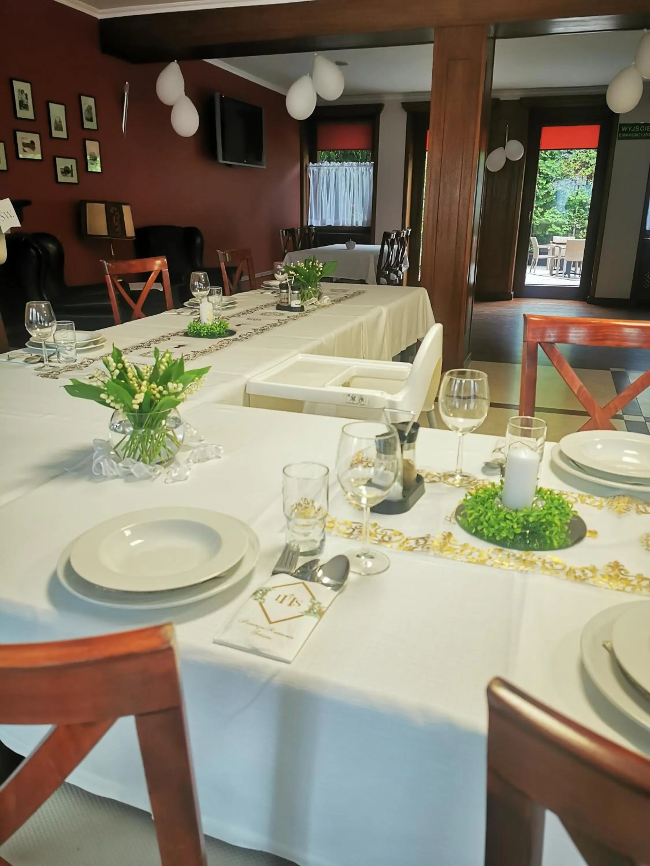 Restaurant/places to eat in Hotel Daria