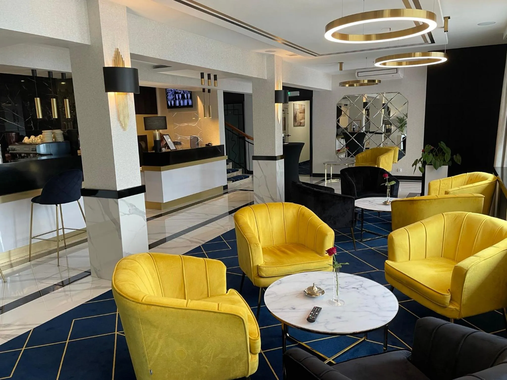 Restaurant/places to eat in Hotel Daria