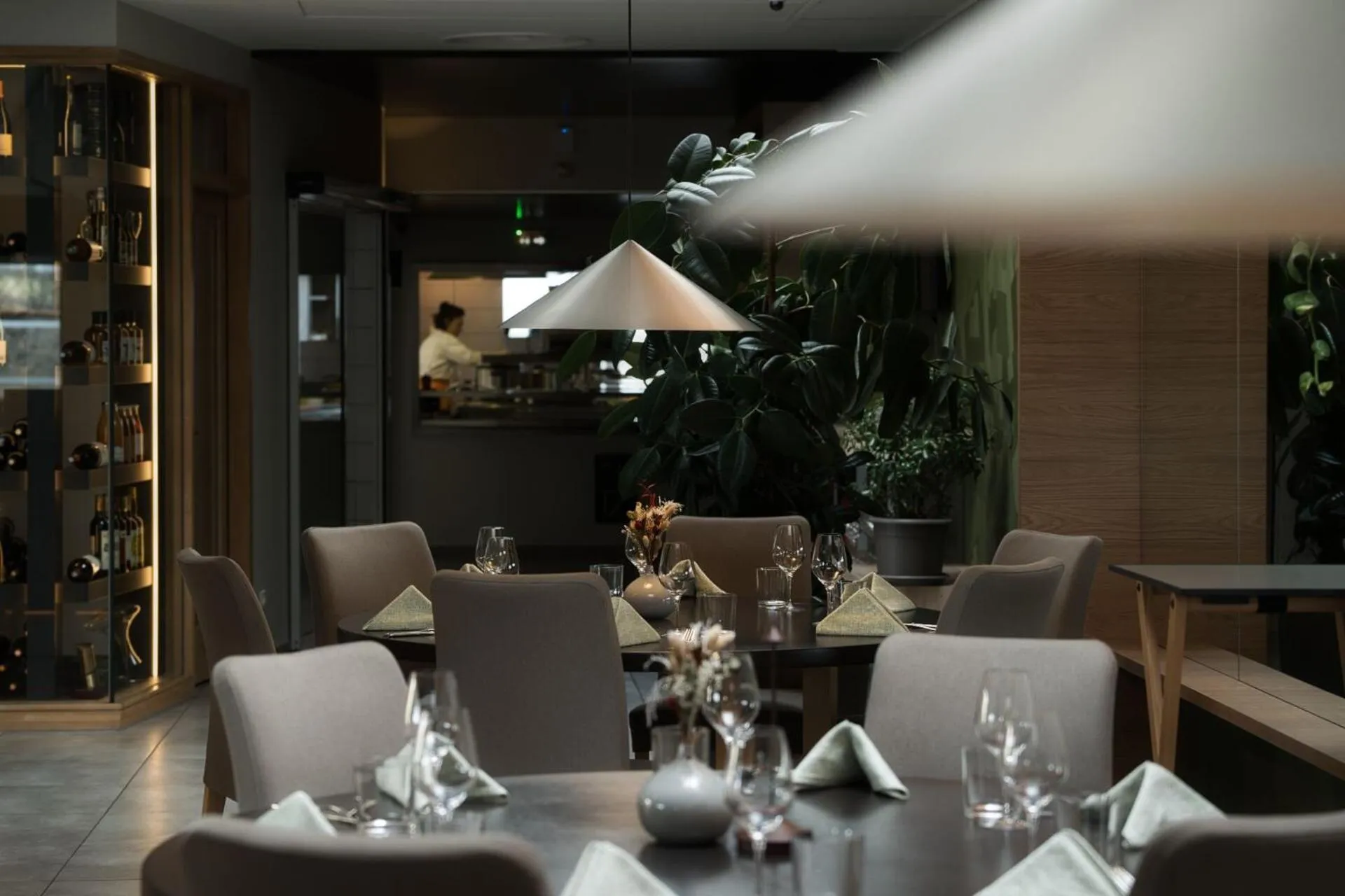 Restaurant/places to eat in Logis Restaurant & Hôtel À la 12