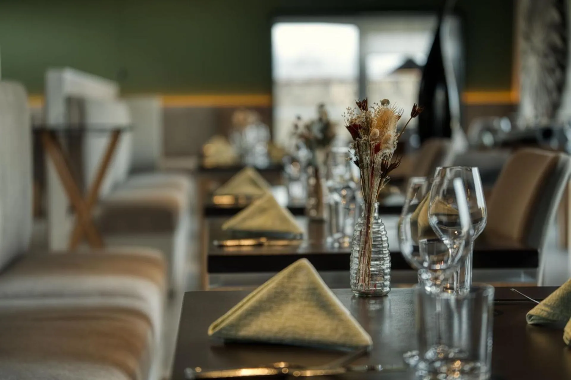 Restaurant/places to eat in Logis Restaurant & Hôtel À la 12