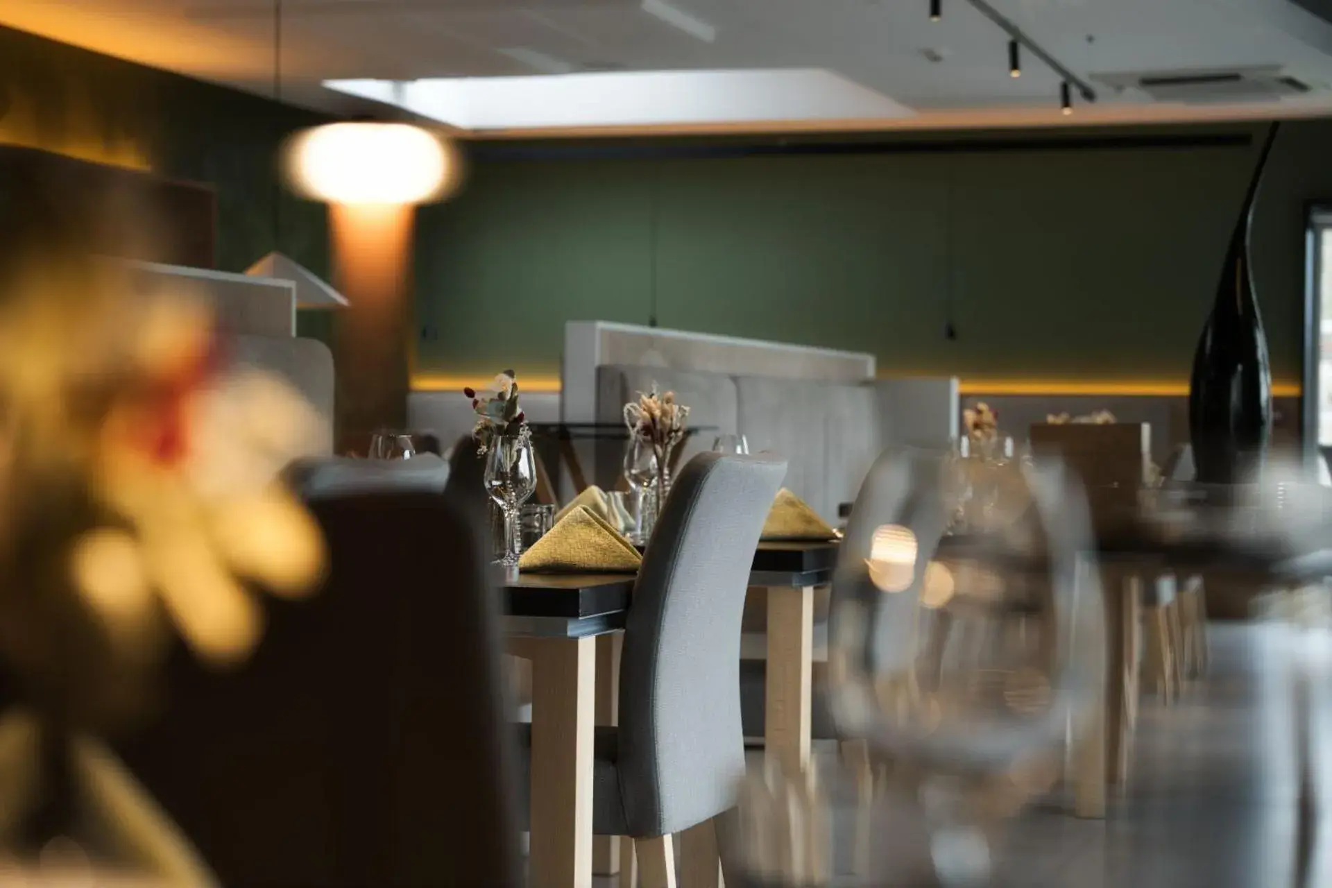 Property building in Logis Restaurant & Hôtel À la 12 Property building in Logis Restaurant & Hôtel À la 12