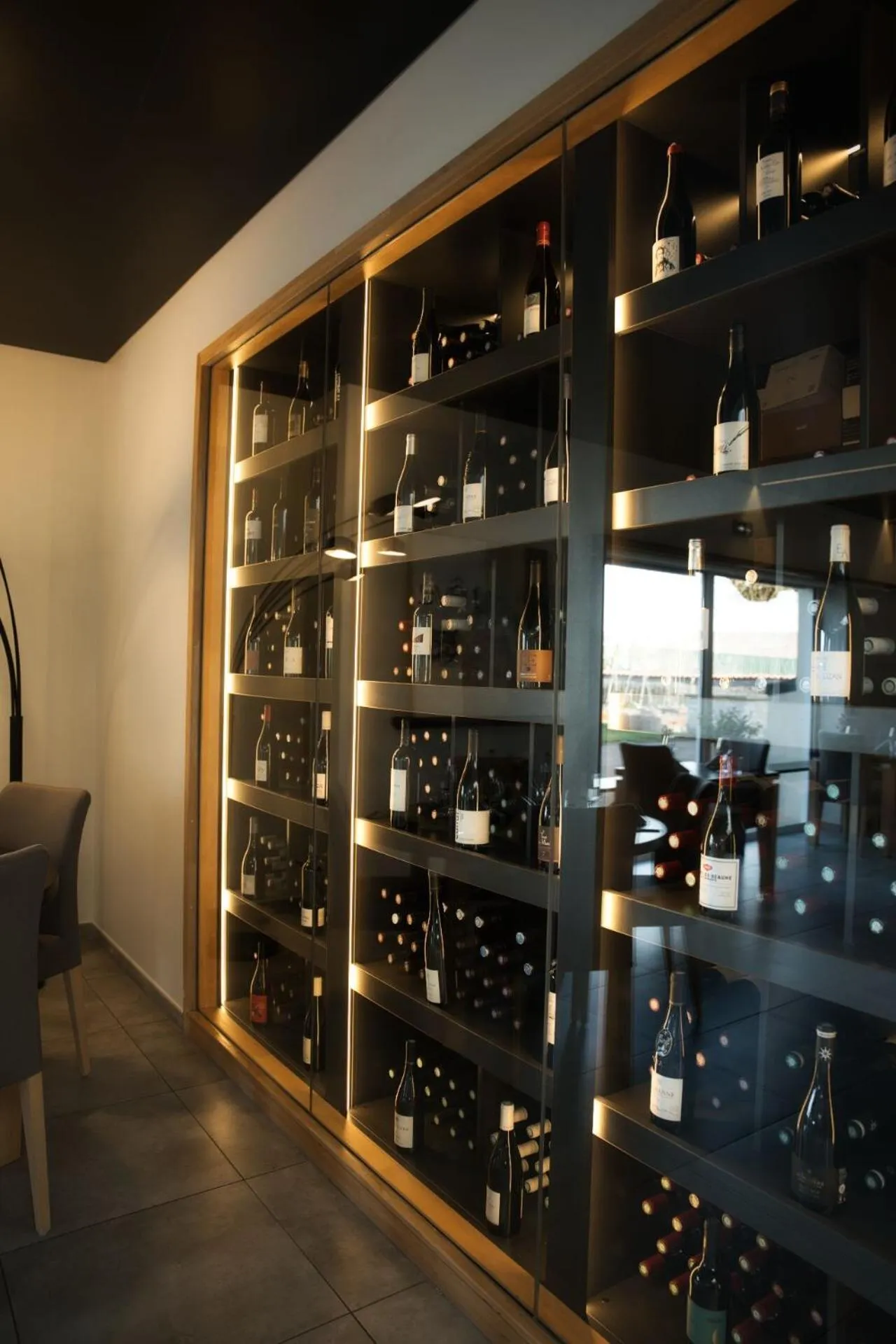 Restaurant/places to eat in Logis Restaurant & Hôtel À la 12