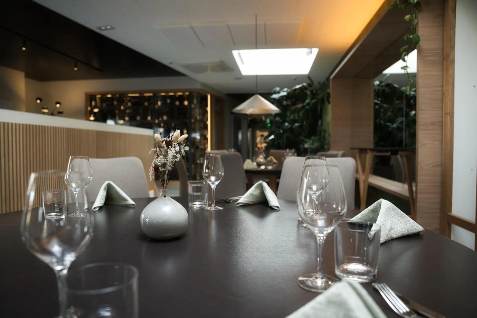 Restaurant/places to eat in Logis Restaurant & Hôtel À la 12