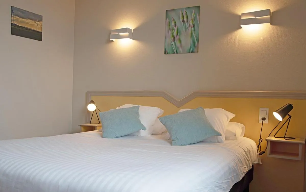 Bedroom, Bed in Logis Restaurant & Hôtel À la 12