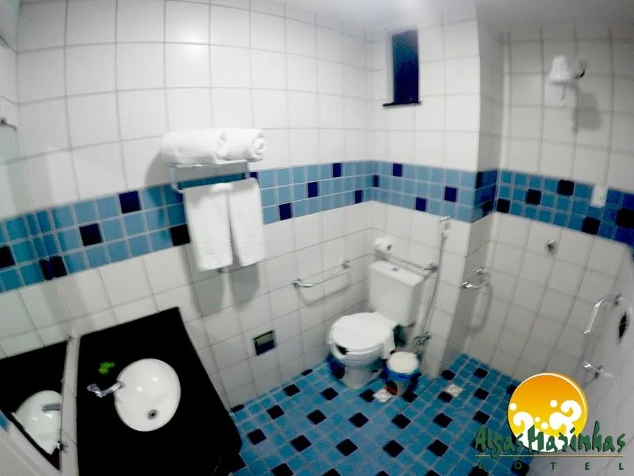 Bathroom in Hotel Algas Marinhas