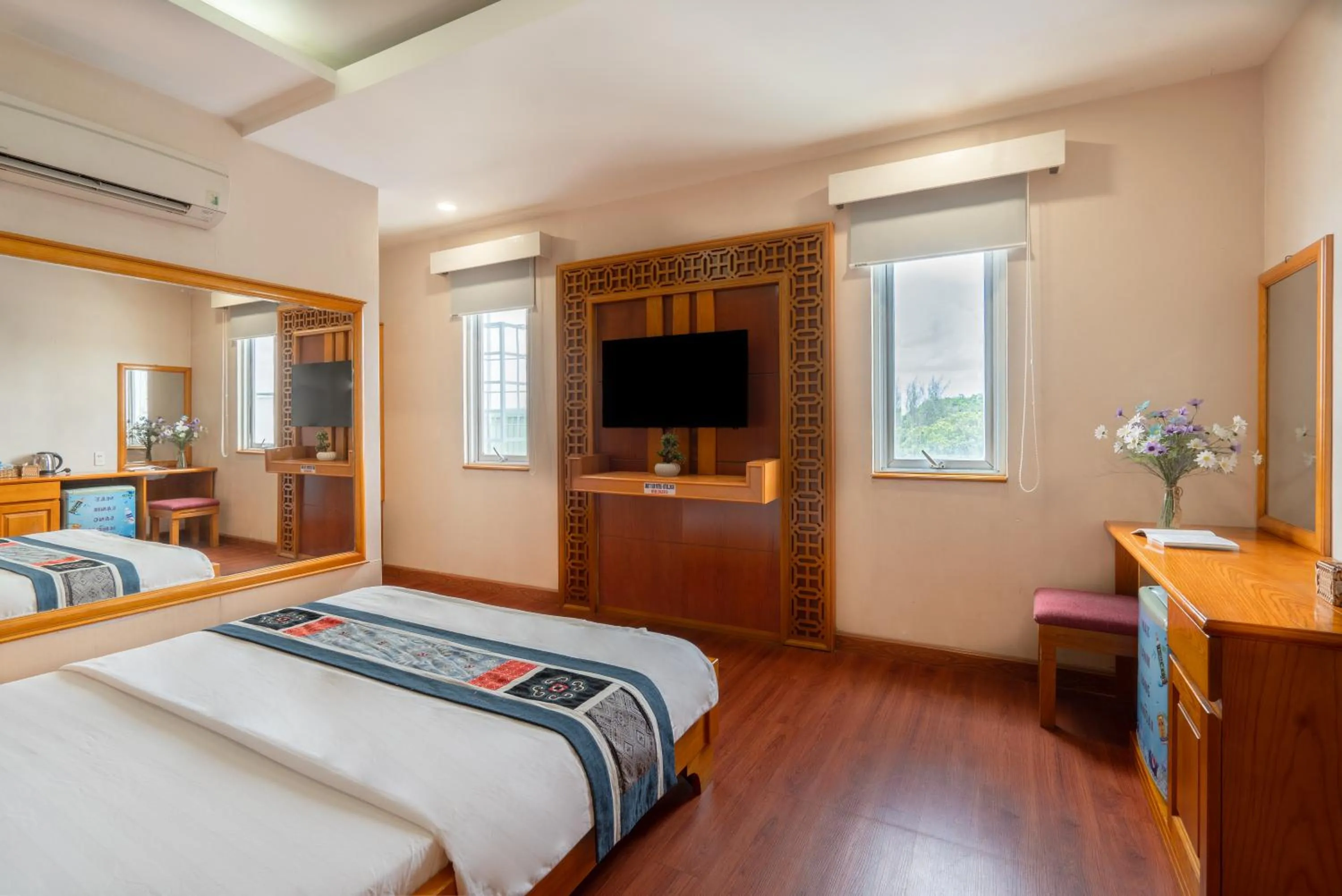 Photo of the whole room, Bed in Anh Dao Hotel