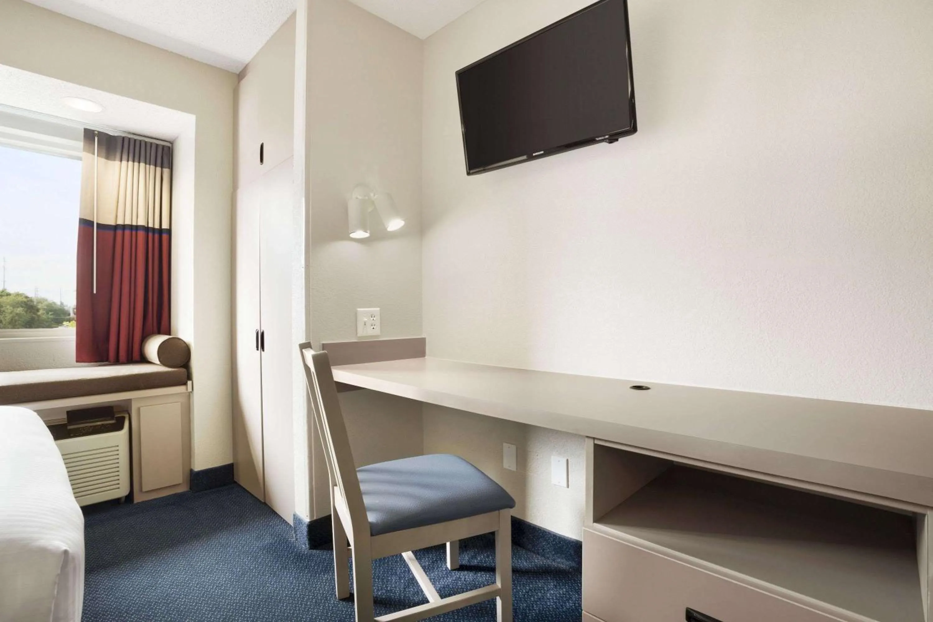 Photo of the whole room in Microtel Inn By Wyndham Louisville East