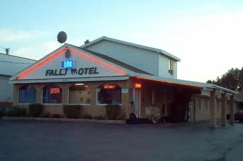 Property building in Blue Falls Motel