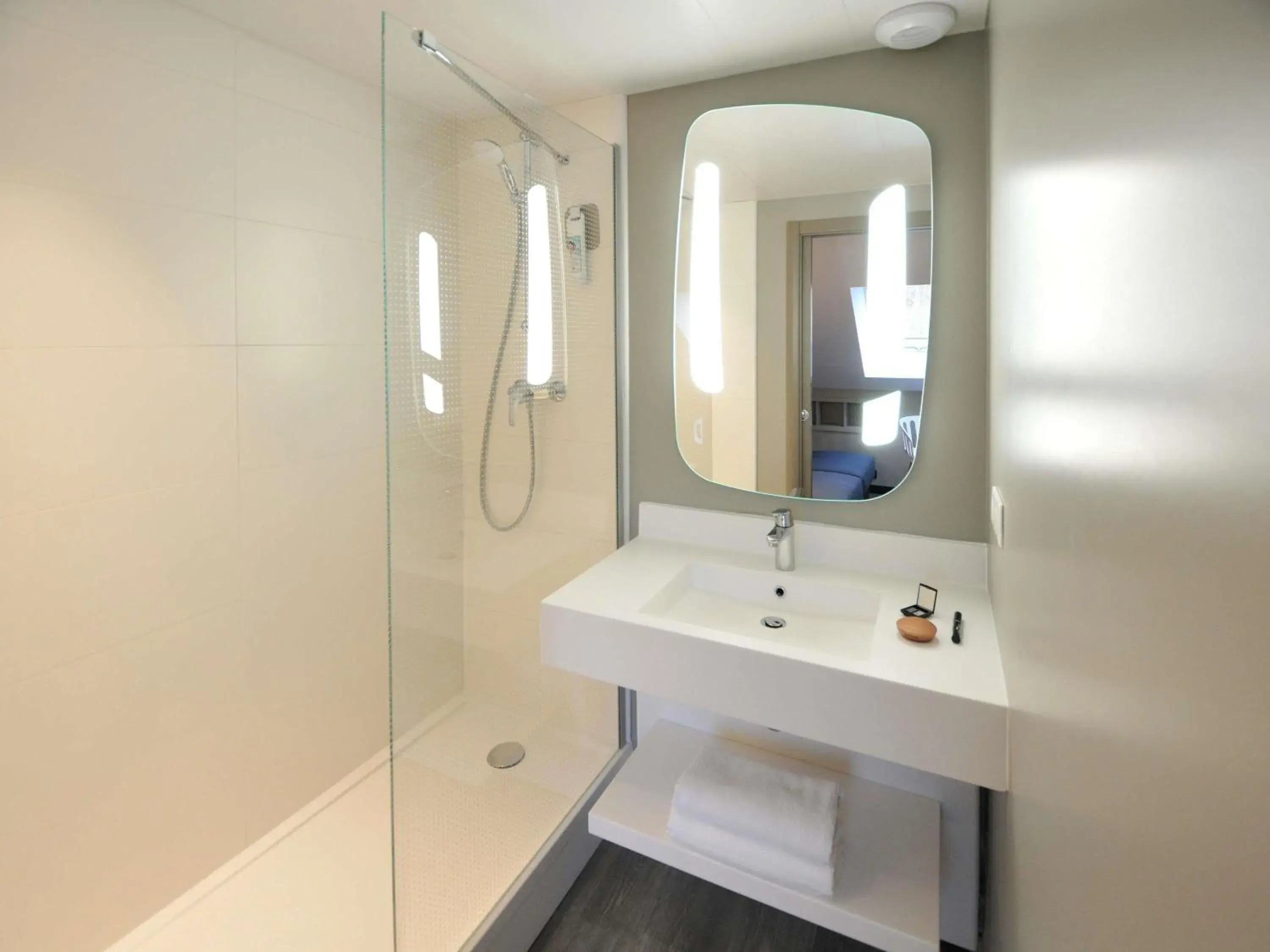 Bedroom in ibis Nantes Saint Herblain Bedroom in ibis Nantes Saint Herblain