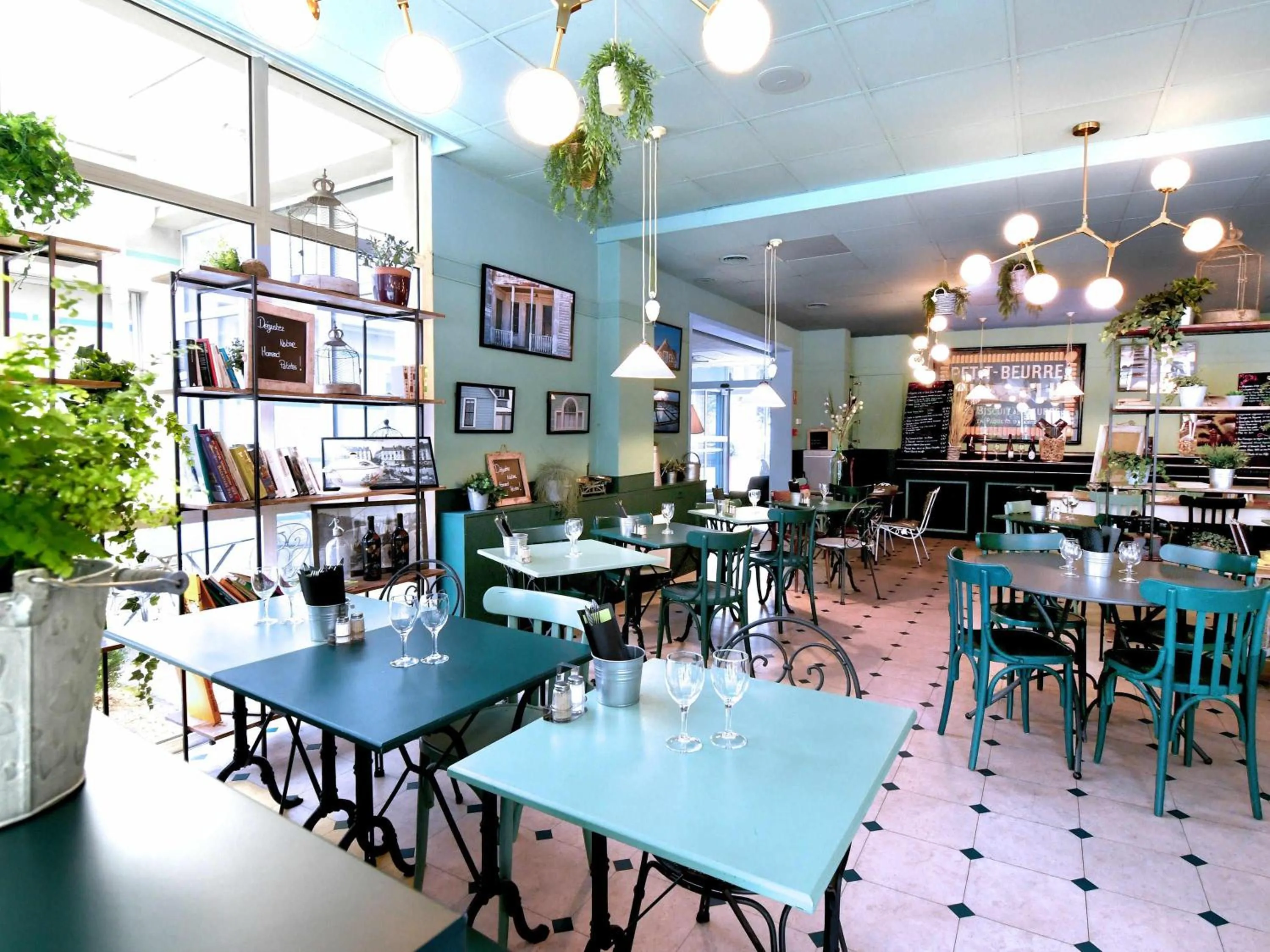 Restaurant/places to eat in ibis Nantes Saint Herblain