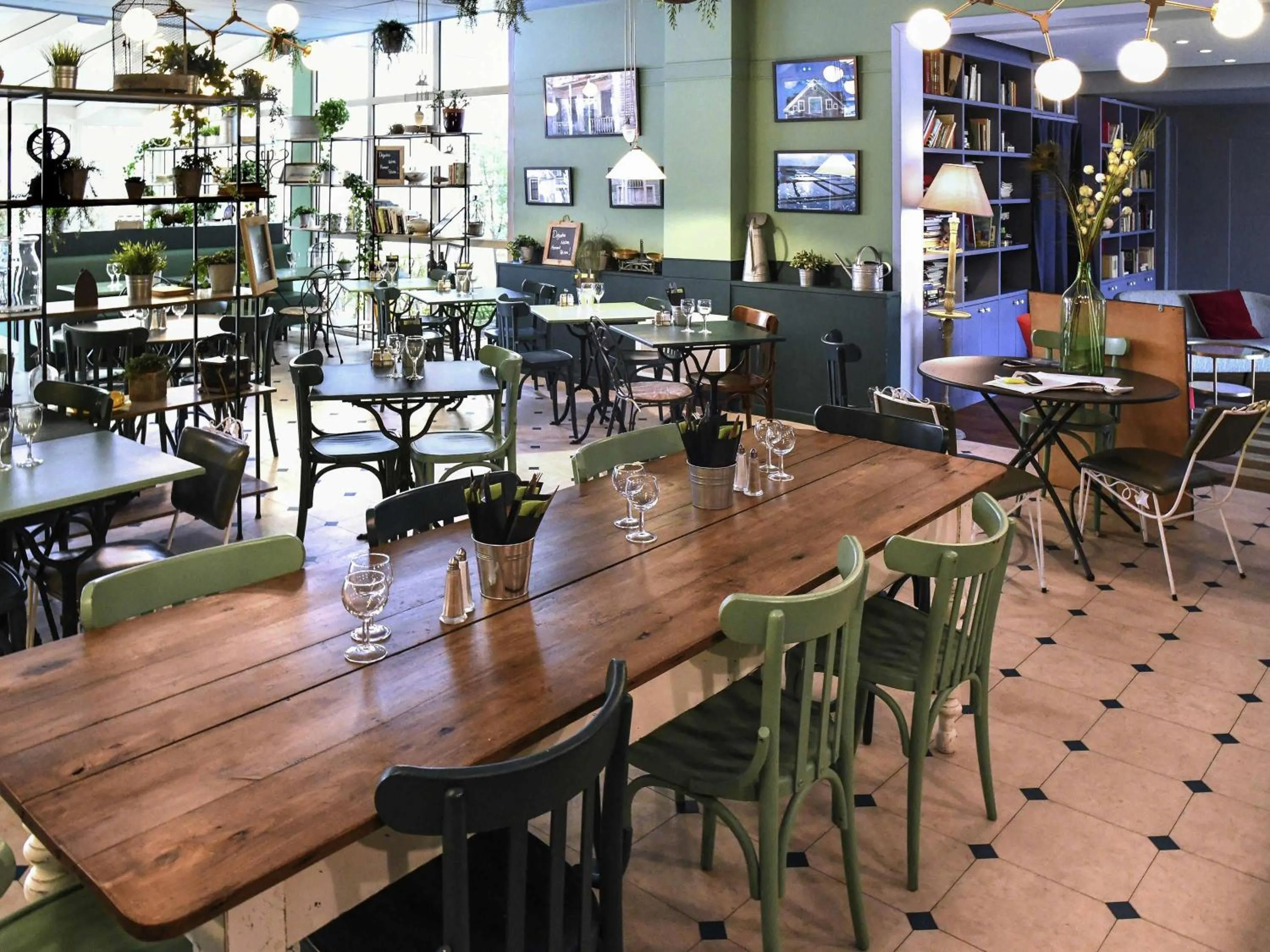 Restaurant/places to eat in ibis Nantes Saint Herblain