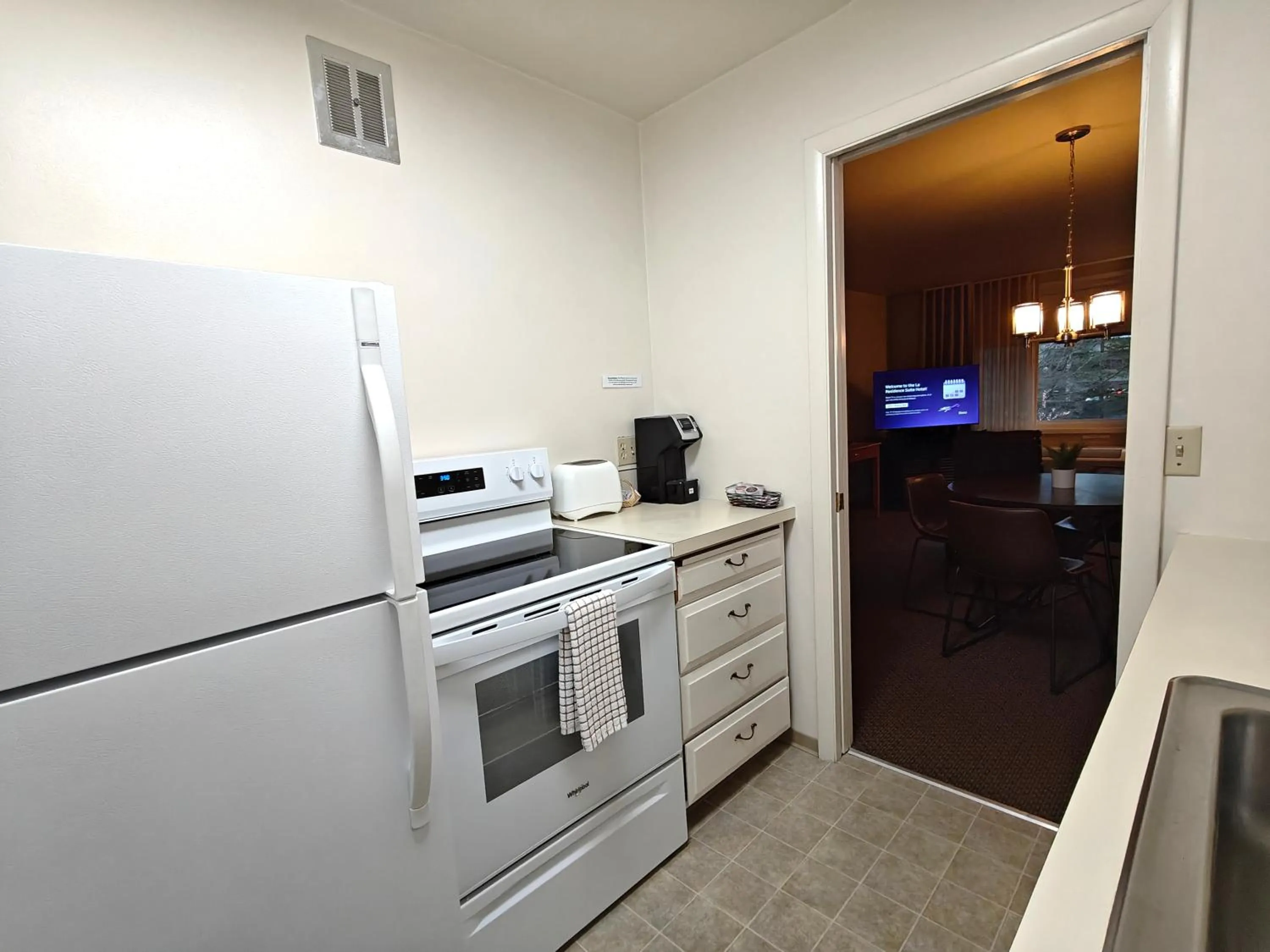 kitchen in La Residence Suite Hotel
