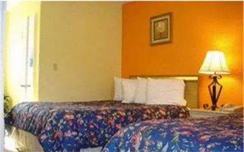 Queen Room with Two Queen Beds in Los Padres Inn Queen Room with Two Queen Beds in Los Padres Inn