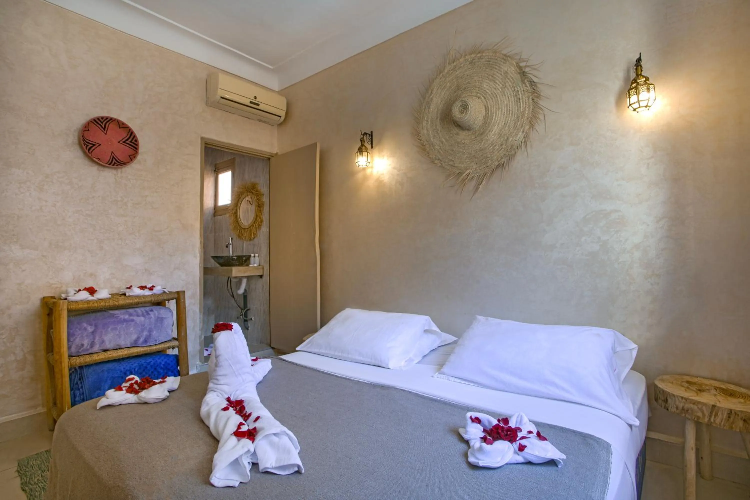 Bed in Riad El Kennaria