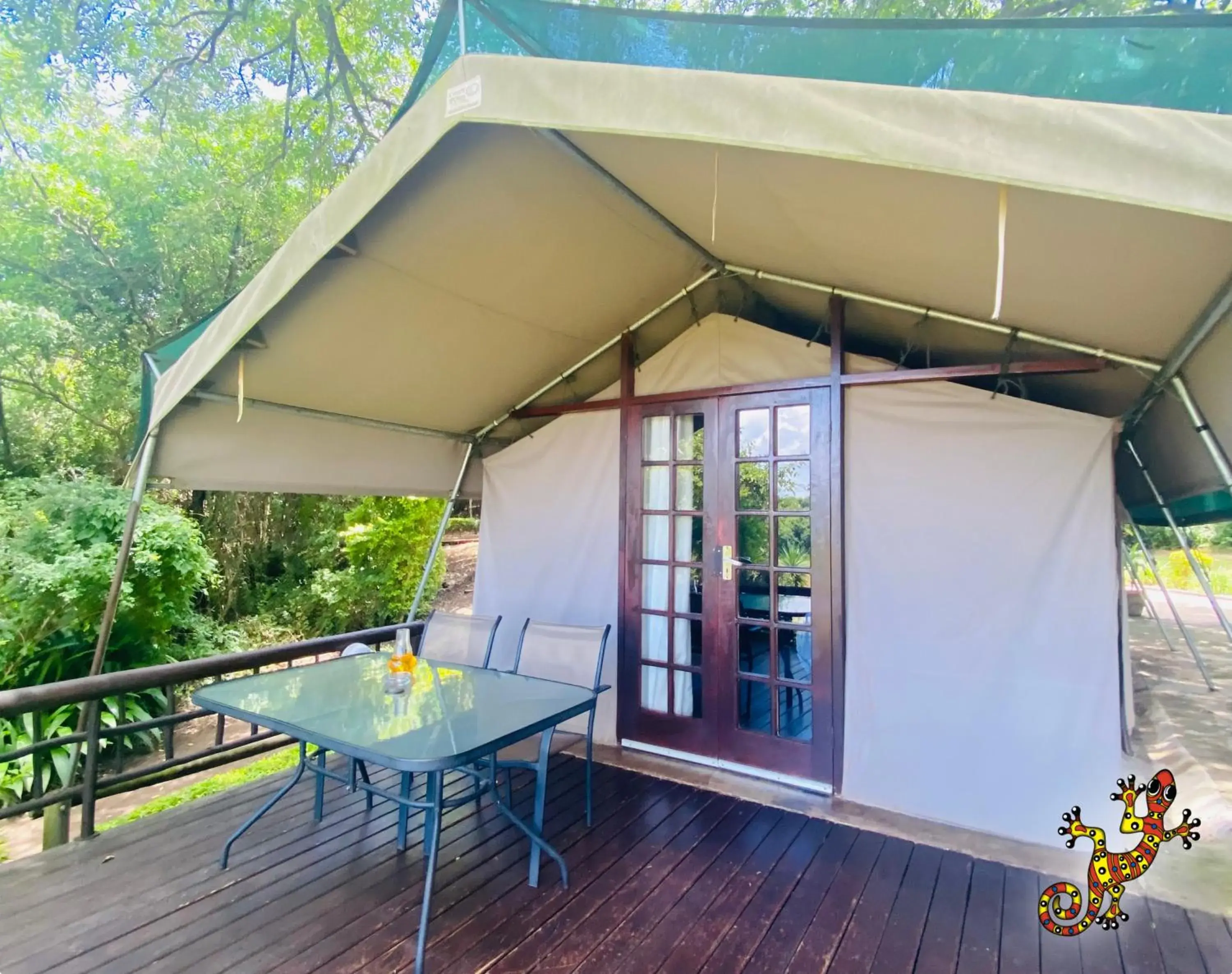 Luxury River Frontage Bush Tent 2 in Sabie River Bush Lodge Luxury River Frontage Bush Tent 2 in Sabie River Bush Lodge