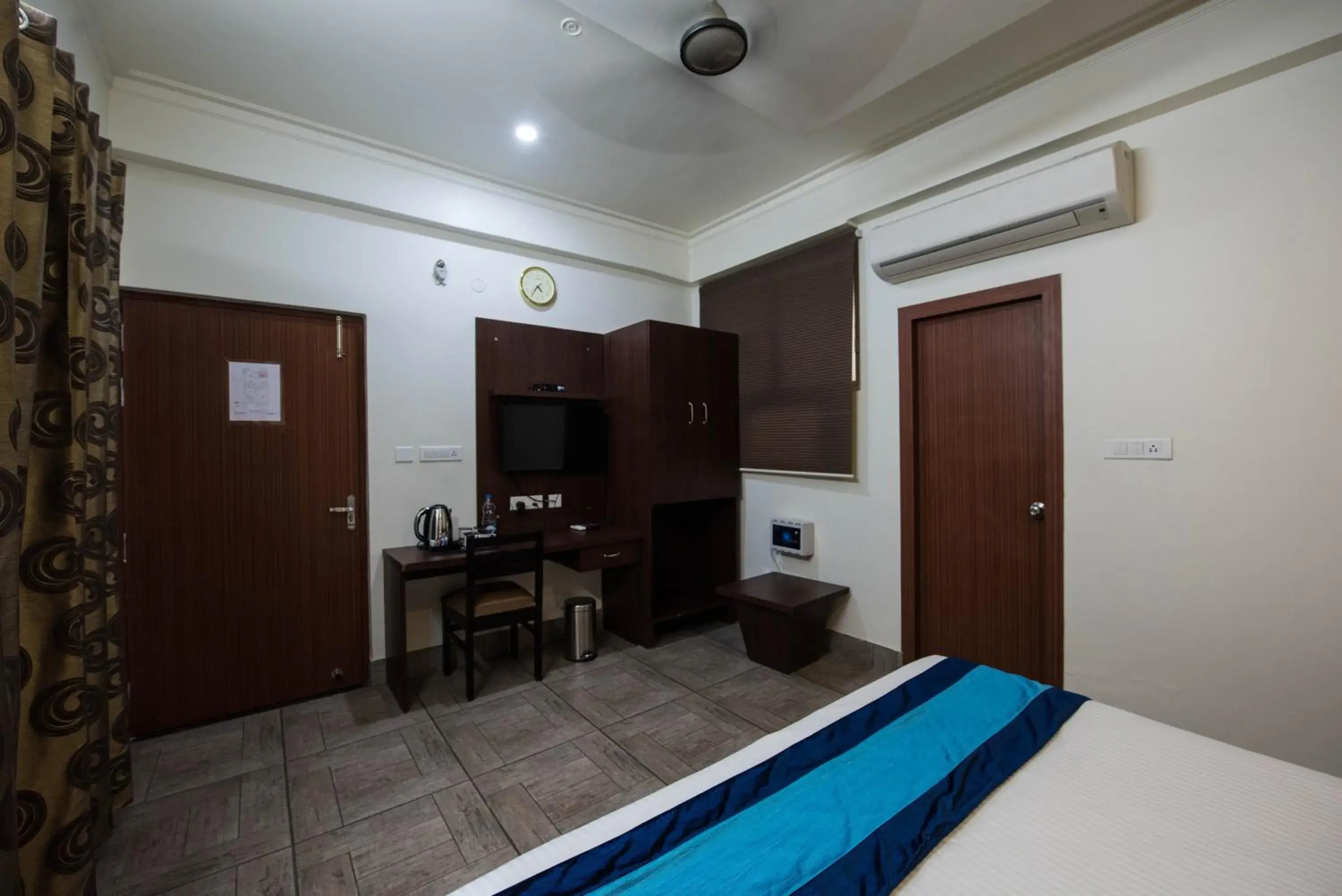 Bedroom, Bed in Elite Suites MINT Gomti Nagar Bedroom, Bed in Elite Suites MINT Gomti Nagar
