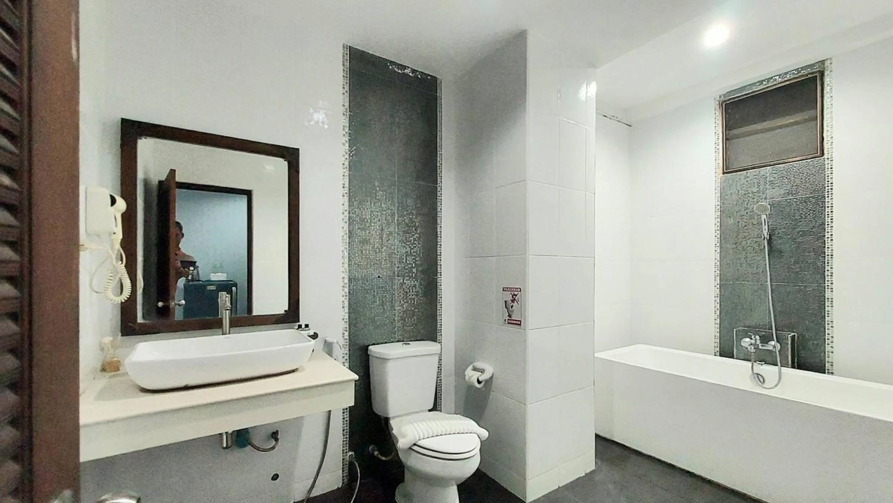 Shower in Kasalong Resort and Spa Pattaya