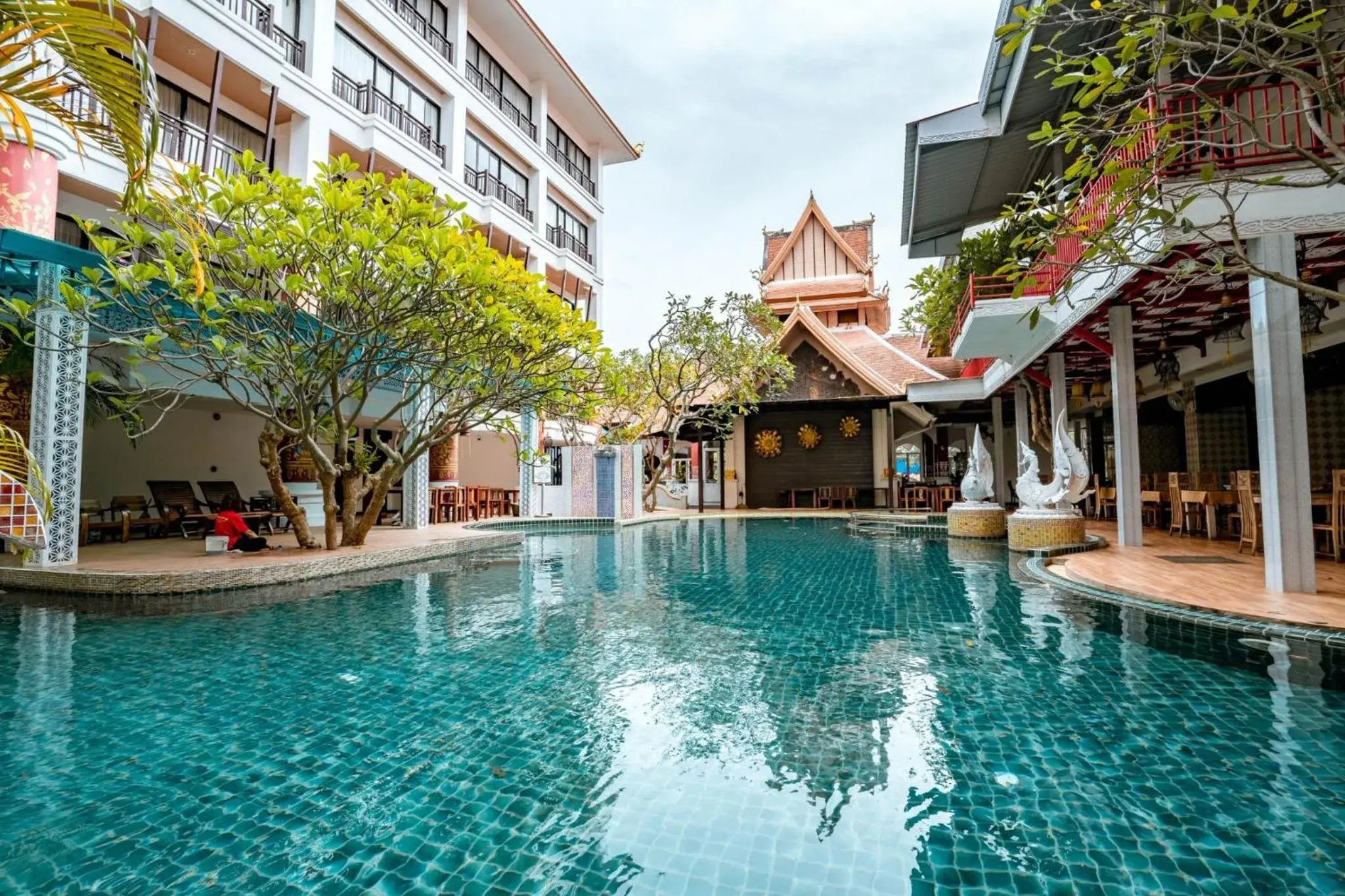 Swimming pool in Kasalong Resort and Spa Pattaya Swimming pool in Kasalong Resort and Spa Pattaya