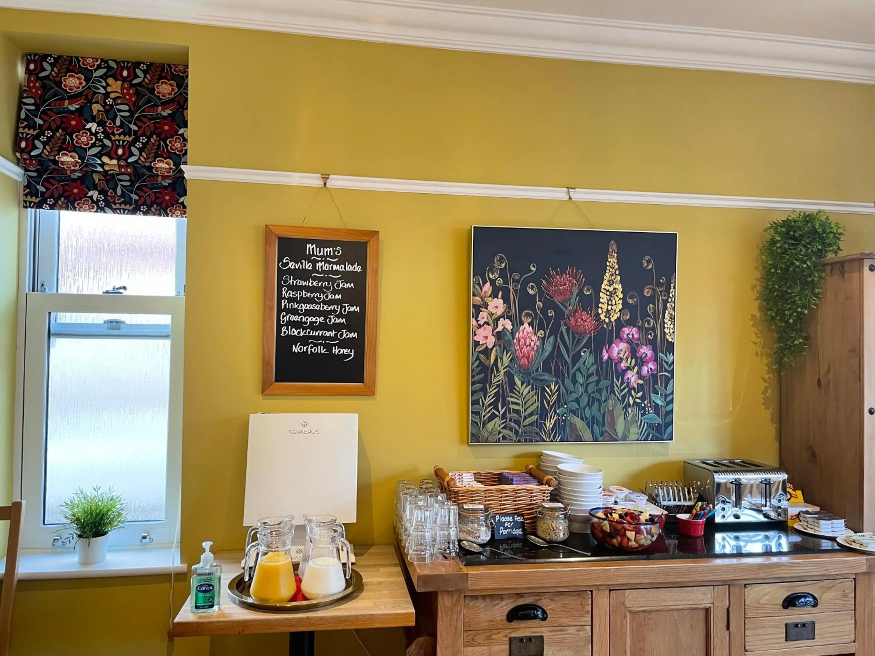 Breakfast in Holway House